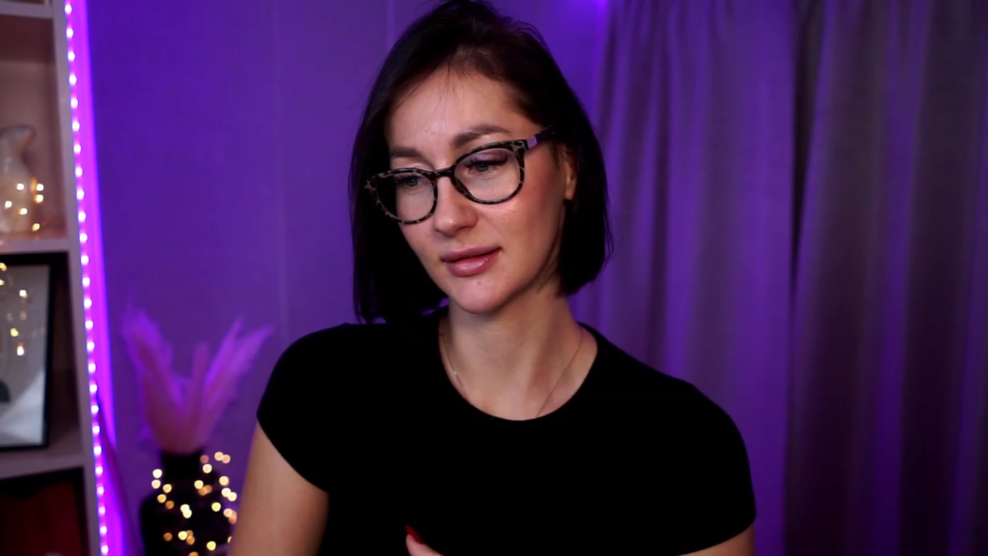 Gallery image thumbnail from Queen_Dasha's myfreecams stream on, 10/15/2023, 20:13 image 1 of 20