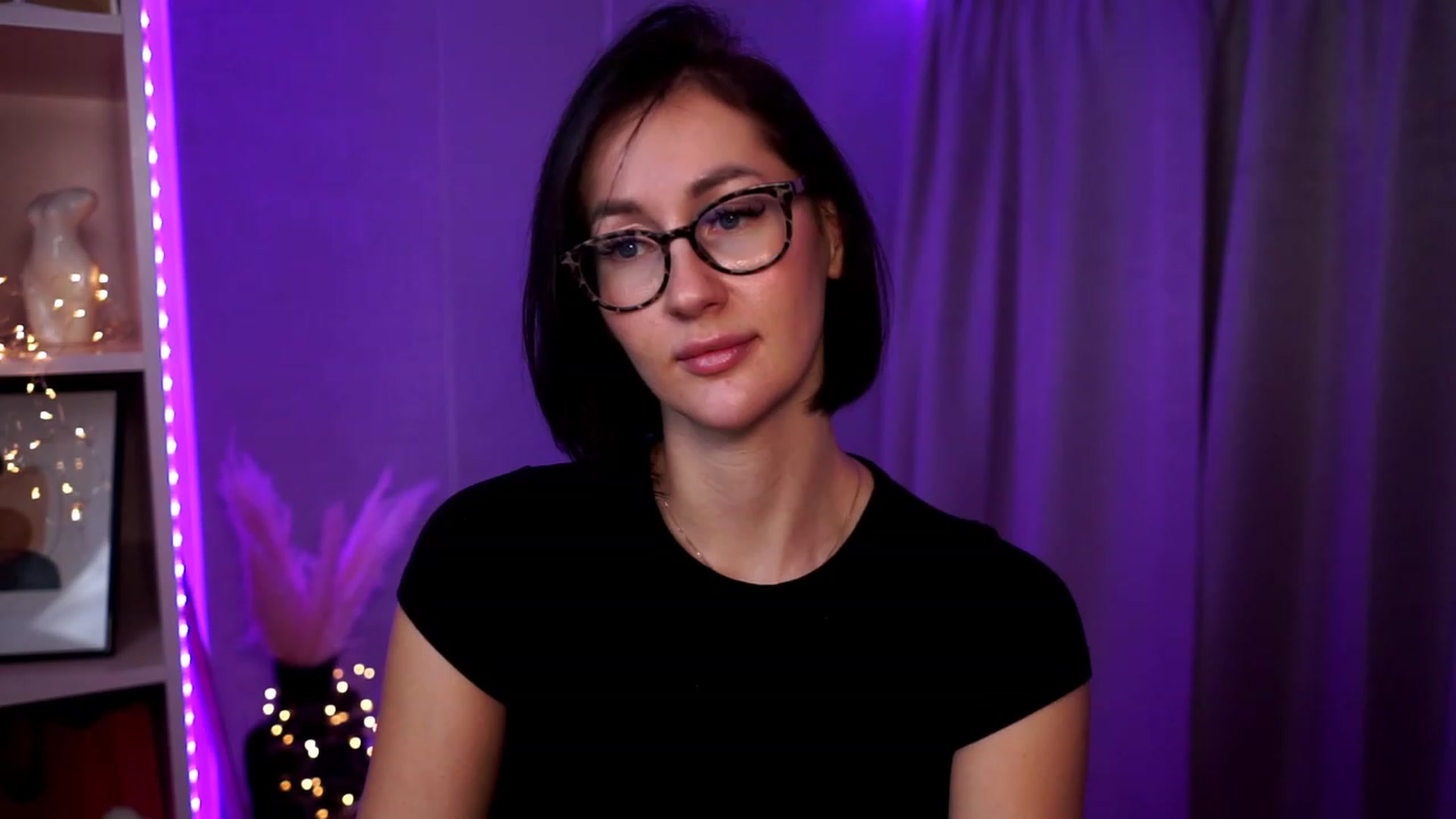 Gallery image thumbnail from Queen_Dasha's myfreecams stream on, 10/15/2023, 20:13 image 6 of 20