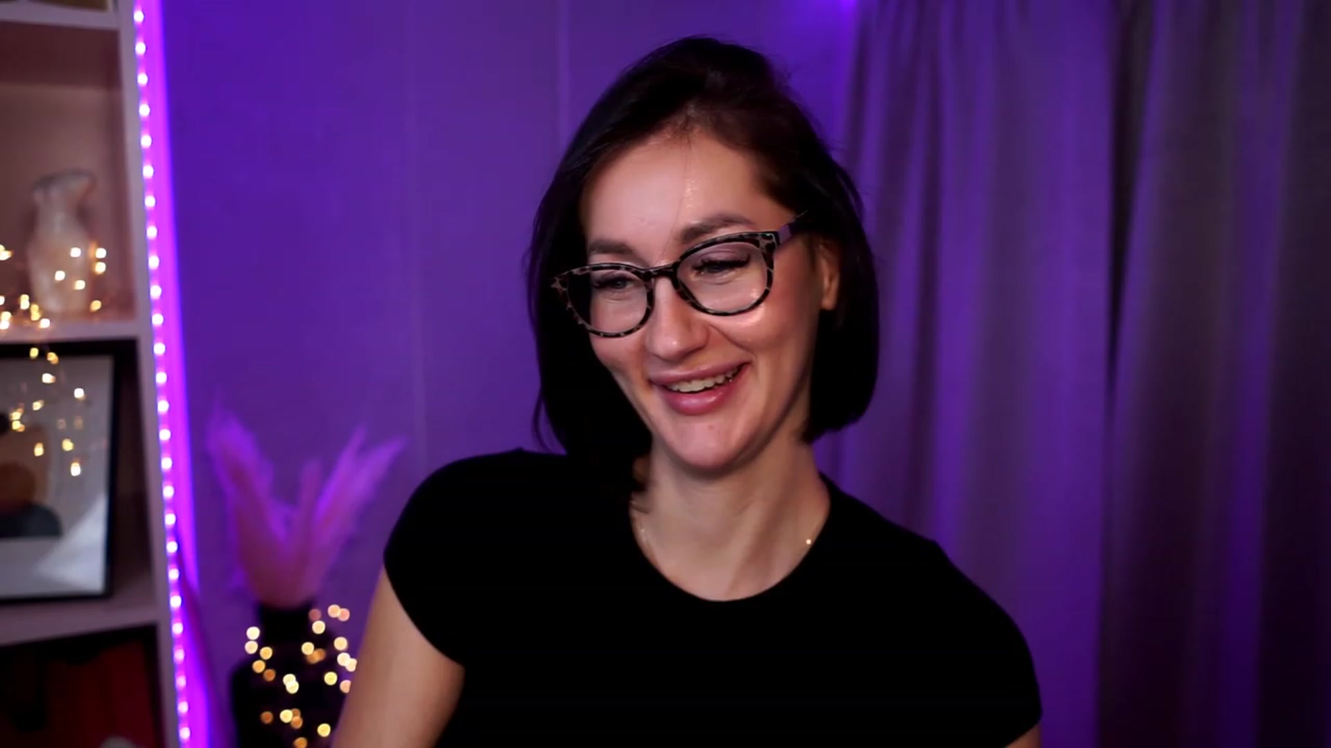 Gallery image thumbnail from Queen_Dasha's myfreecams stream on, 10/15/2023, 20:13 image 14 of 20