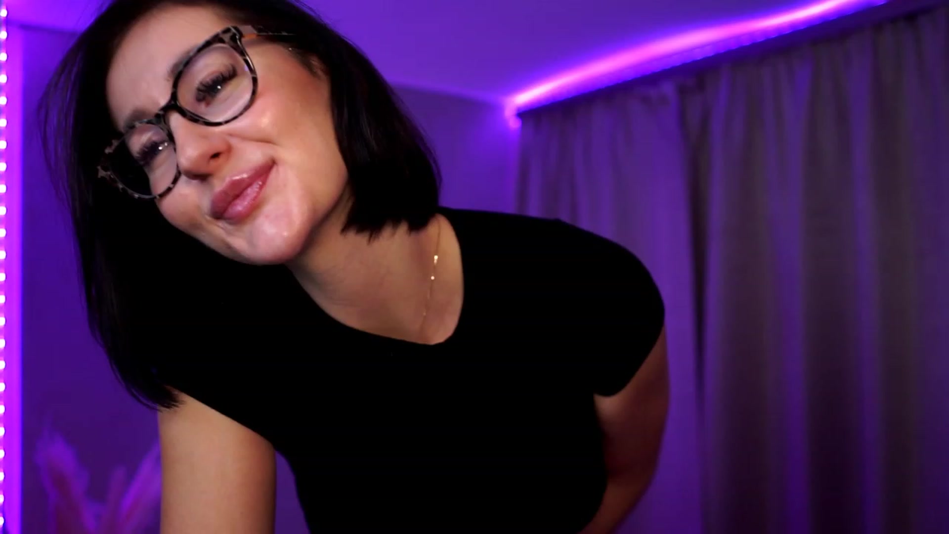 Gallery image thumbnail from Queen_Dasha's myfreecams stream on, 10/15/2023, 20:13 image 2 of 20