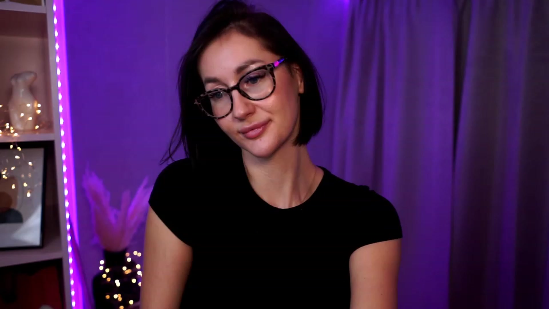 Gallery image thumbnail from Queen_Dasha's myfreecams stream on, 10/15/2023, 20:13 image 5 of 20