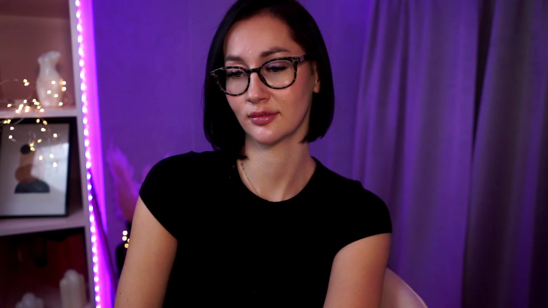 Gallery image thumbnail from Queen_Dasha's myfreecams stream on, 10/19/2023, 20:33 image 8 of 20