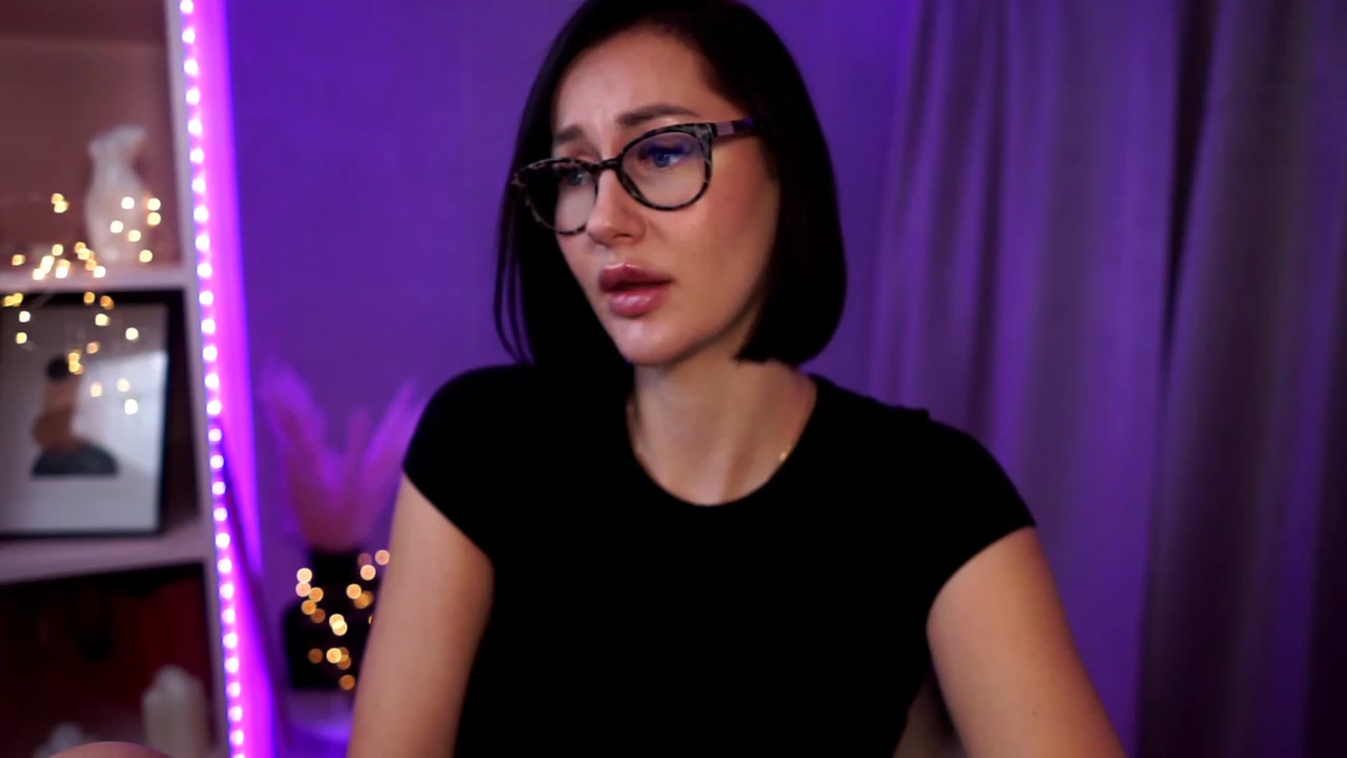 Gallery image thumbnail from Queen_Dasha's myfreecams stream on, 10/19/2023, 20:33 image 5 of 20