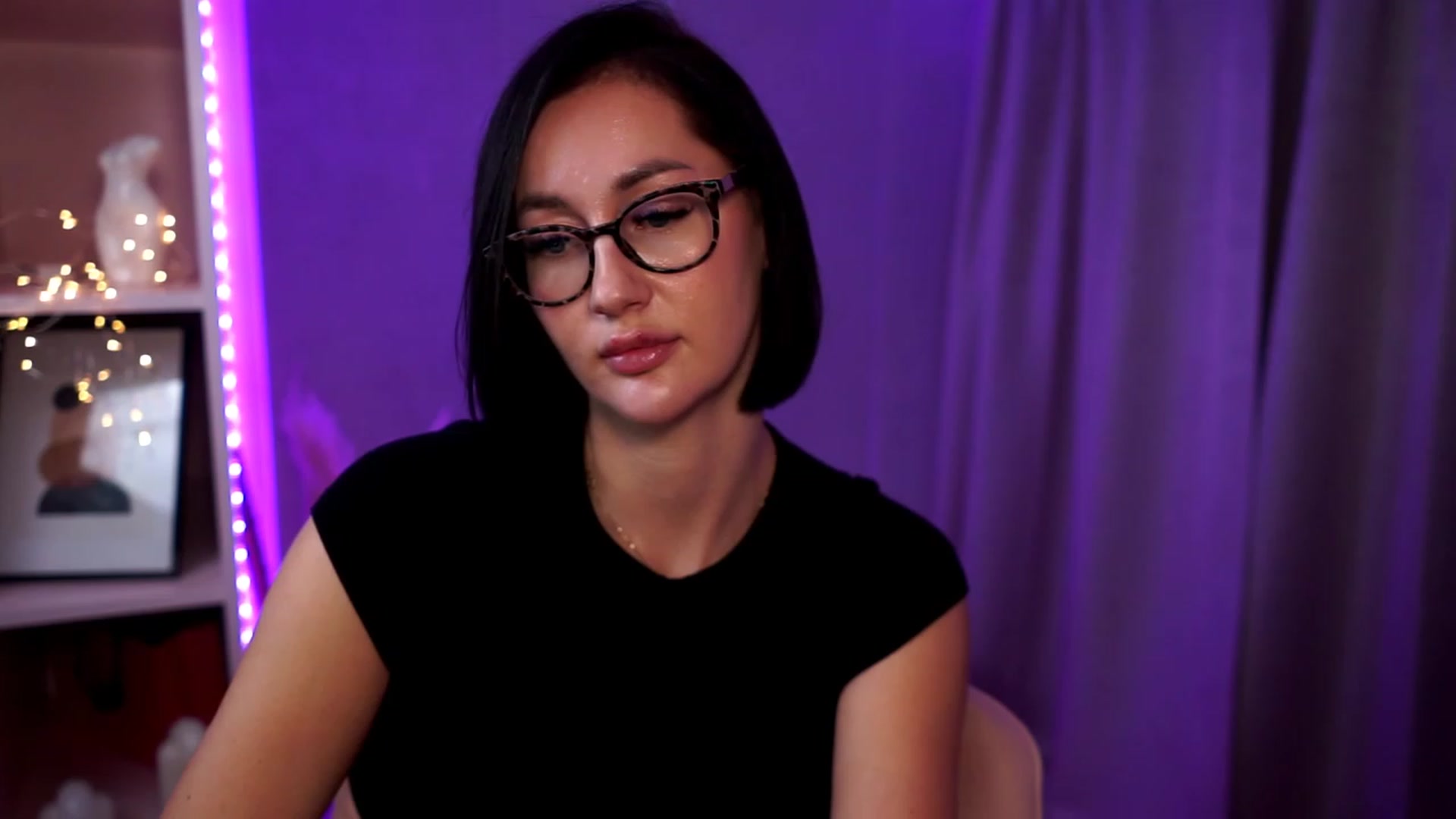 Gallery image thumbnail from Queen_Dasha's myfreecams stream on, 10/19/2023, 20:33 image 17 of 20