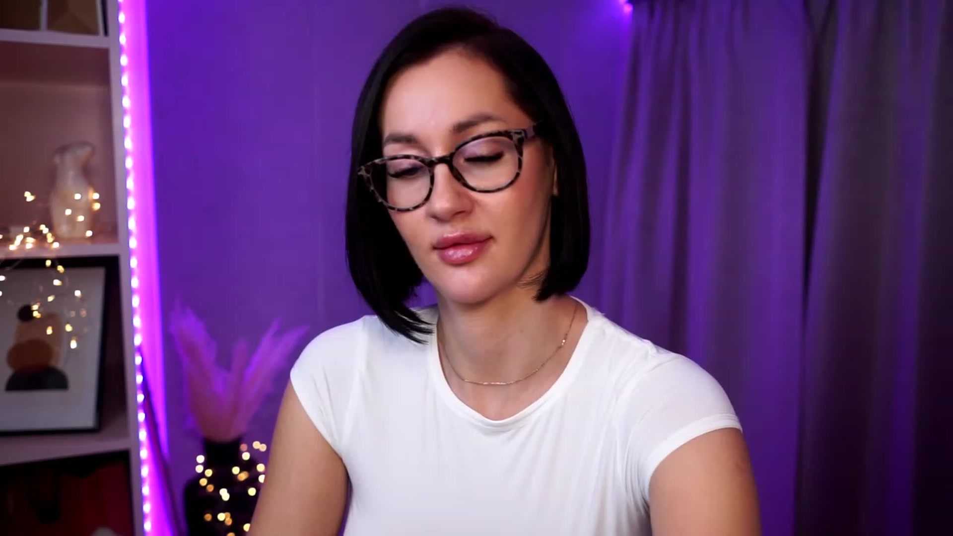 Gallery image thumbnail from Queen_Dasha's myfreecams stream on, 10/20/2023, 20:38 image 4 of 20