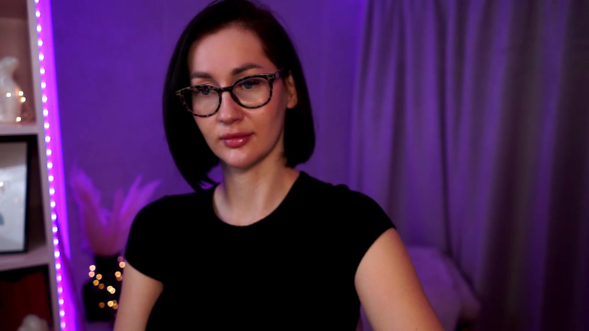 Gallery image thumbnail from Queen_Dasha's myfreecams stream on, 11/06/2023, 19:18 image 2 of 20