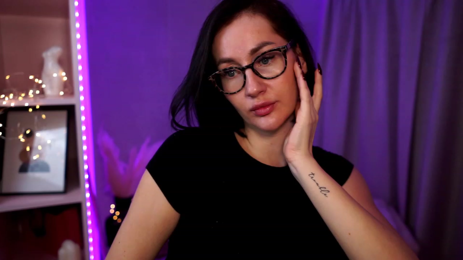 Gallery image thumbnail from Queen_Dasha's myfreecams stream on, 11/06/2023, 19:18 image 18 of 20