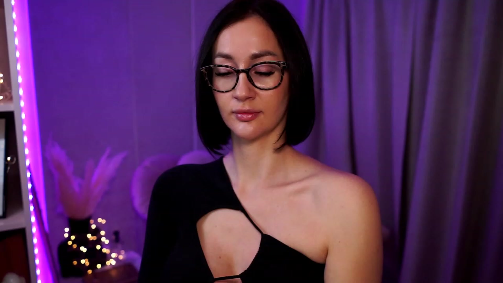 Gallery image thumbnail from Queen_Dasha's myfreecams stream on, 11/10/2023, 19:27 image 9 of 20