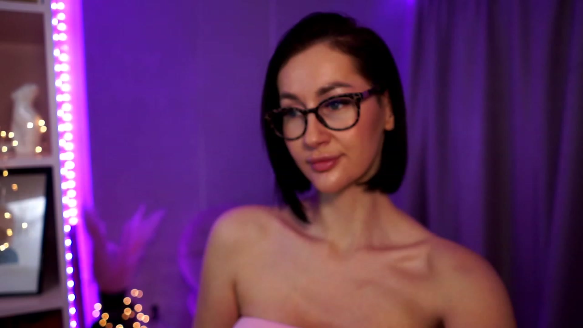 Gallery image thumbnail from Queen_Dasha's myfreecams stream on, 11/15/2023, 20:07 image 1 of 20