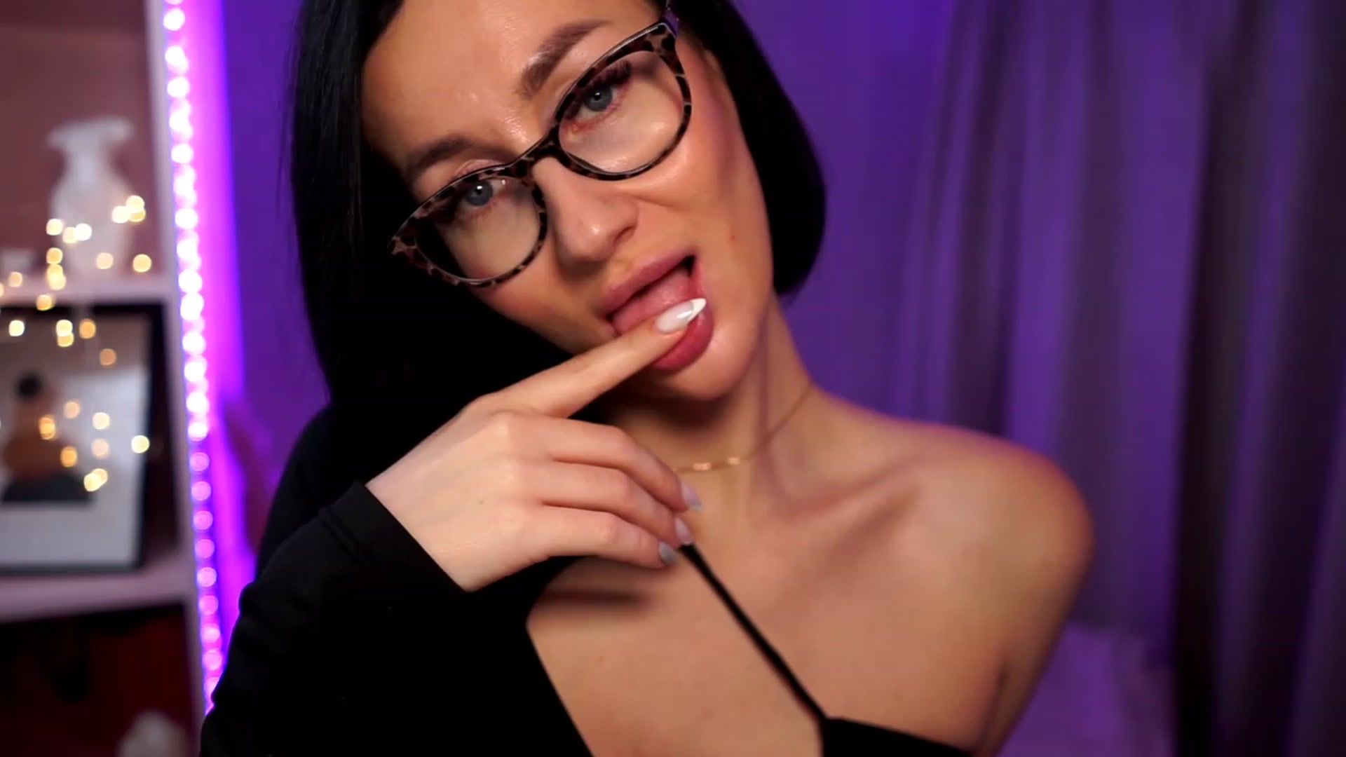 Gallery image thumbnail from Queen_Dasha's myfreecams stream on, 11/24/2023, 17:11 image 14 of 20