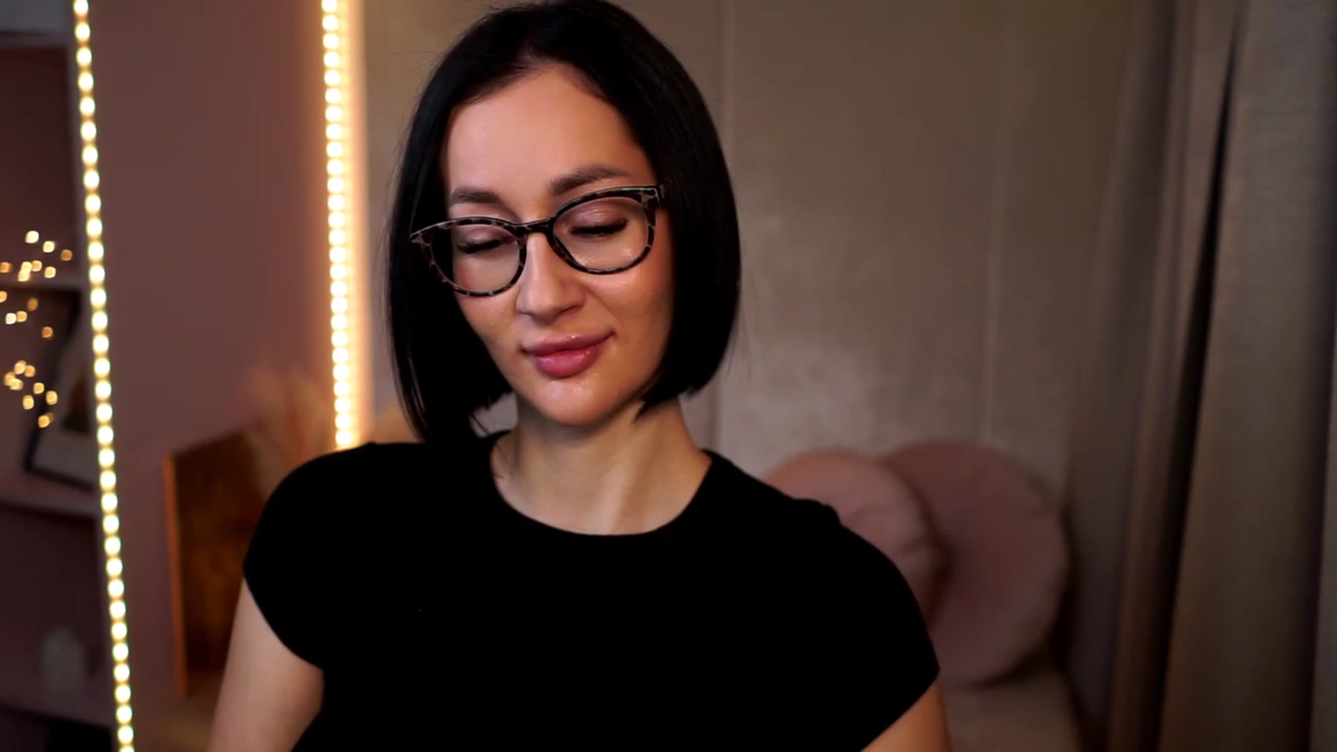 Gallery image thumbnail from Queen_Dasha's myfreecams stream on, 12/11/2023, 19:30 image 14 of 20