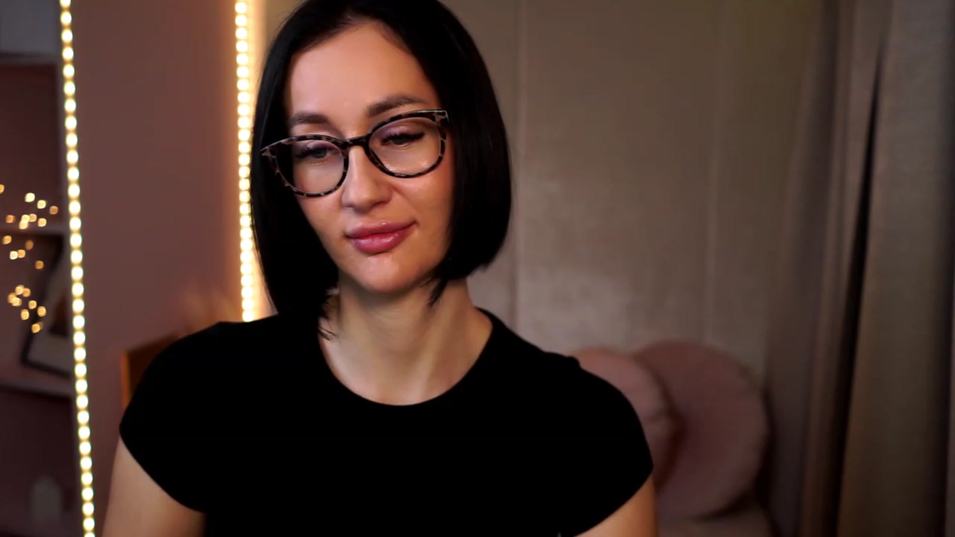 Gallery image thumbnail from Queen_Dasha's myfreecams stream on, 12/11/2023, 19:30 image 10 of 20