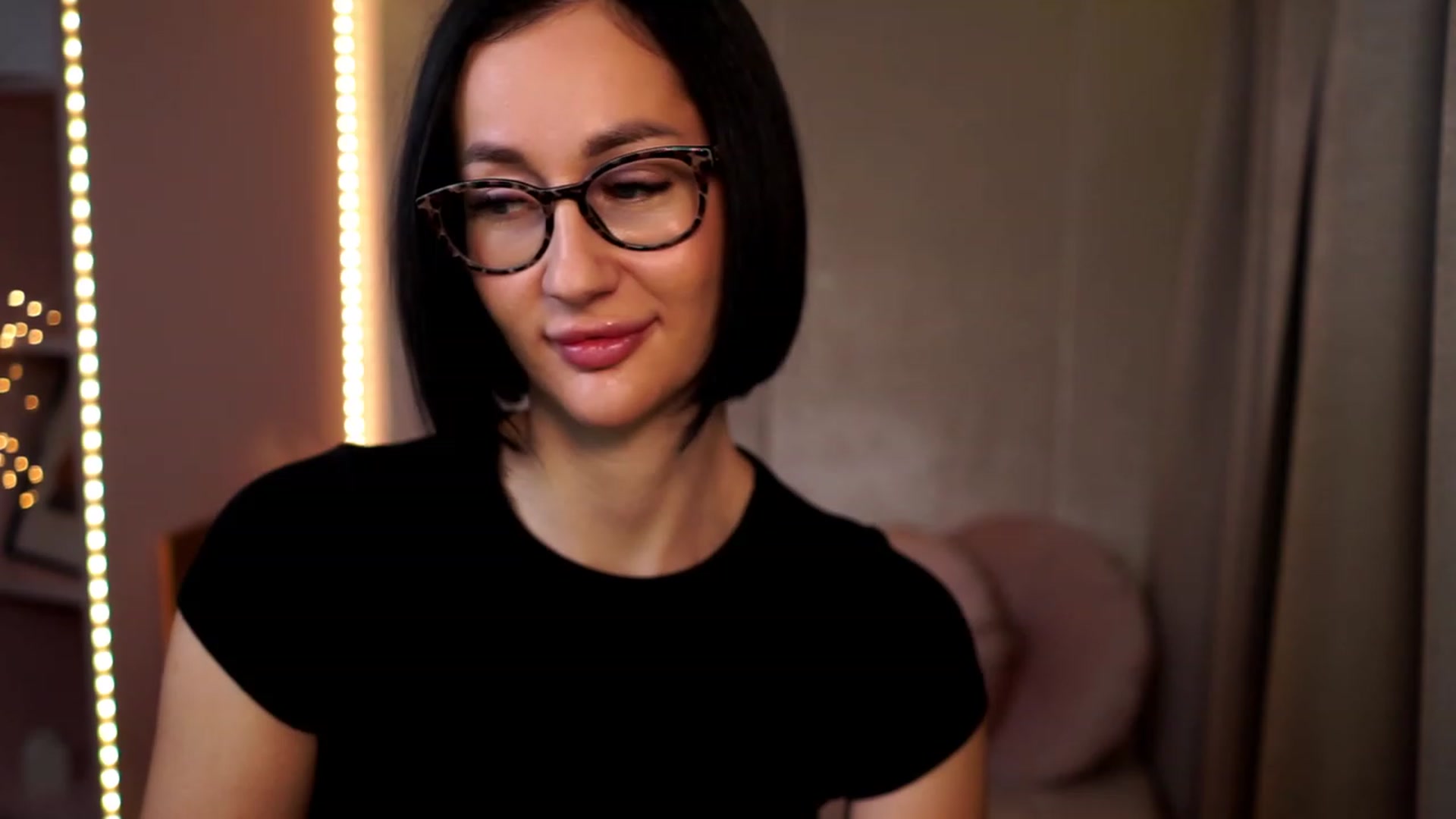 Gallery image thumbnail from Queen_Dasha's myfreecams stream on, 12/11/2023, 19:30 image 6 of 20