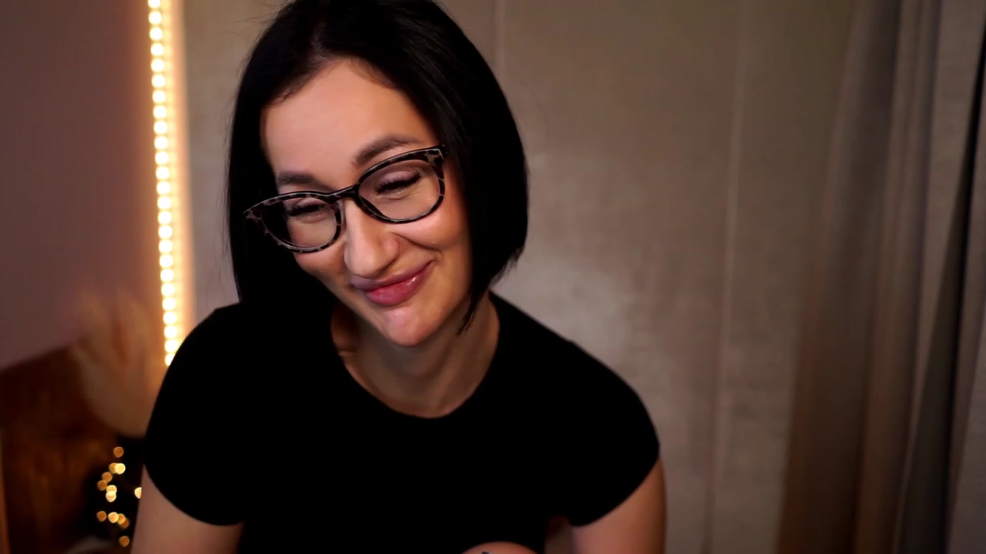 Gallery image thumbnail from Queen_Dasha's myfreecams stream on, 12/11/2023, 20:17 image 6 of 20
