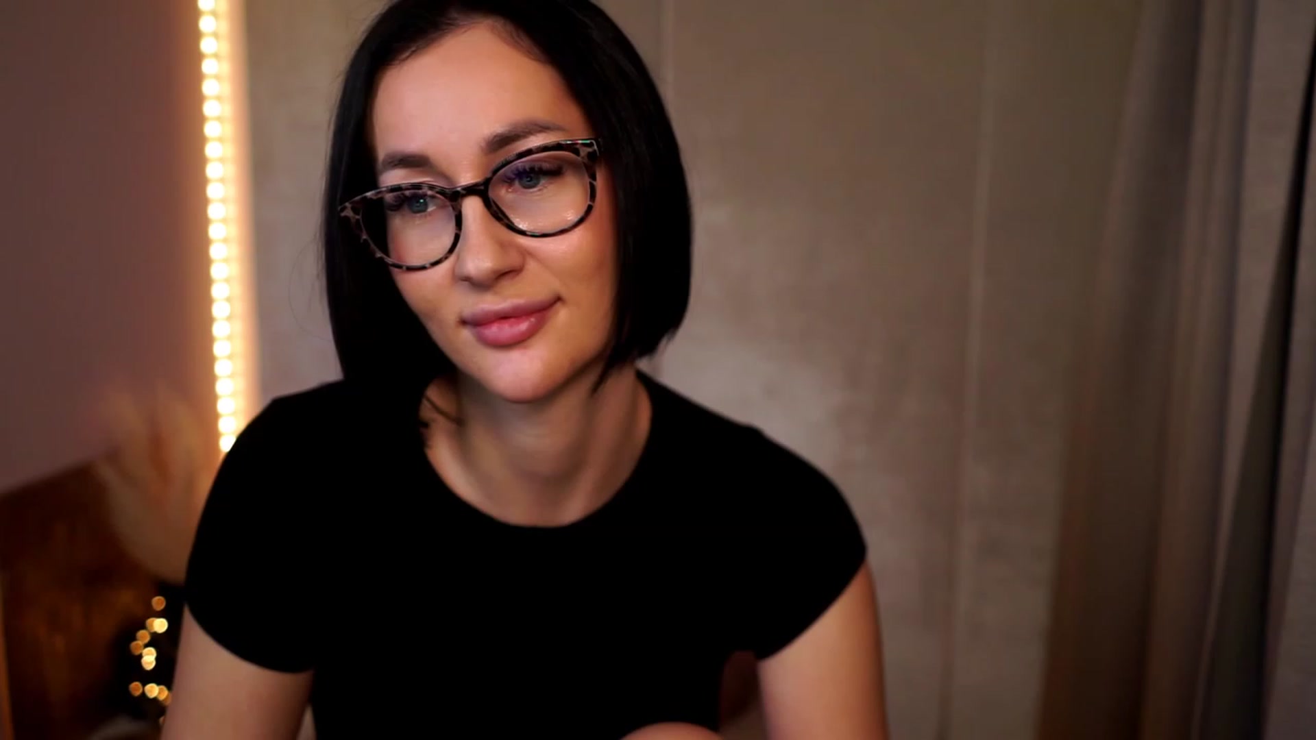 Gallery image thumbnail from Queen_Dasha's myfreecams stream on, 12/11/2023, 20:17 image 5 of 20