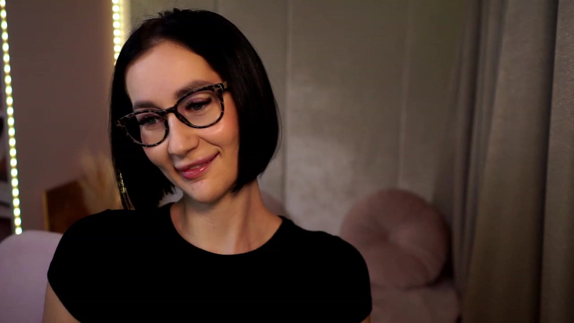 Gallery image thumbnail from Queen_Dasha's myfreecams stream on, 12/21/2023, 18:44 image 1 of 20