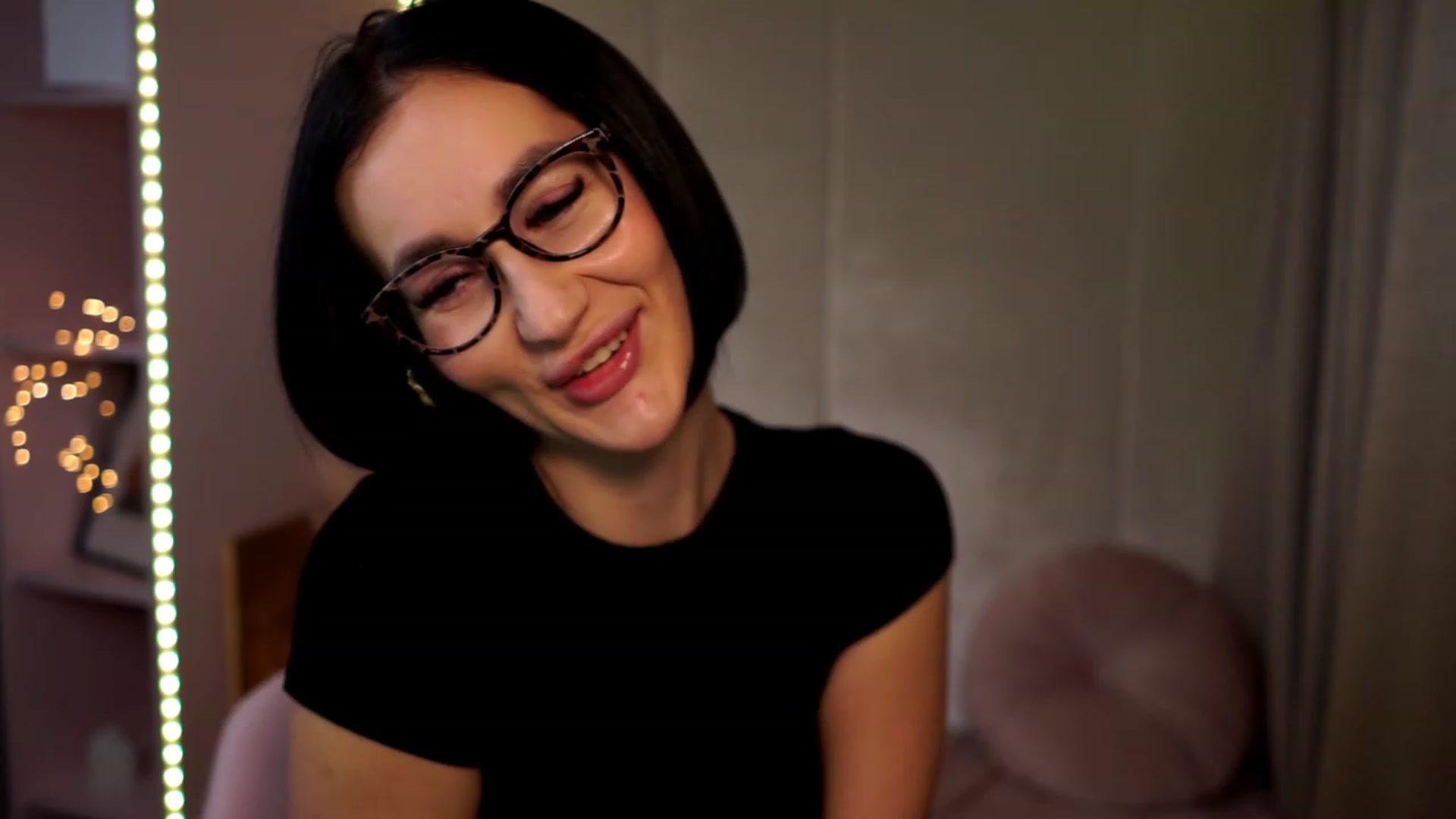 Gallery image thumbnail from Queen_Dasha's myfreecams stream on, 12/21/2023, 18:44 image 18 of 20