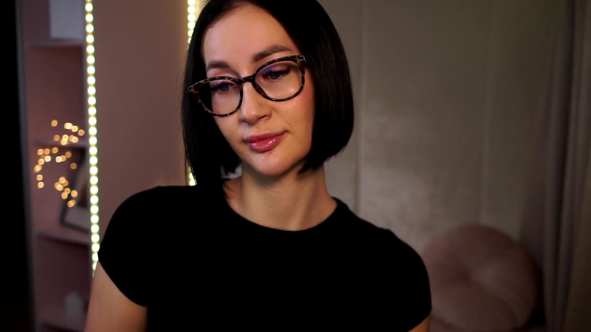 Gallery image thumbnail from Queen_Dasha's myfreecams stream on, 12/21/2023, 20:13 image 10 of 20