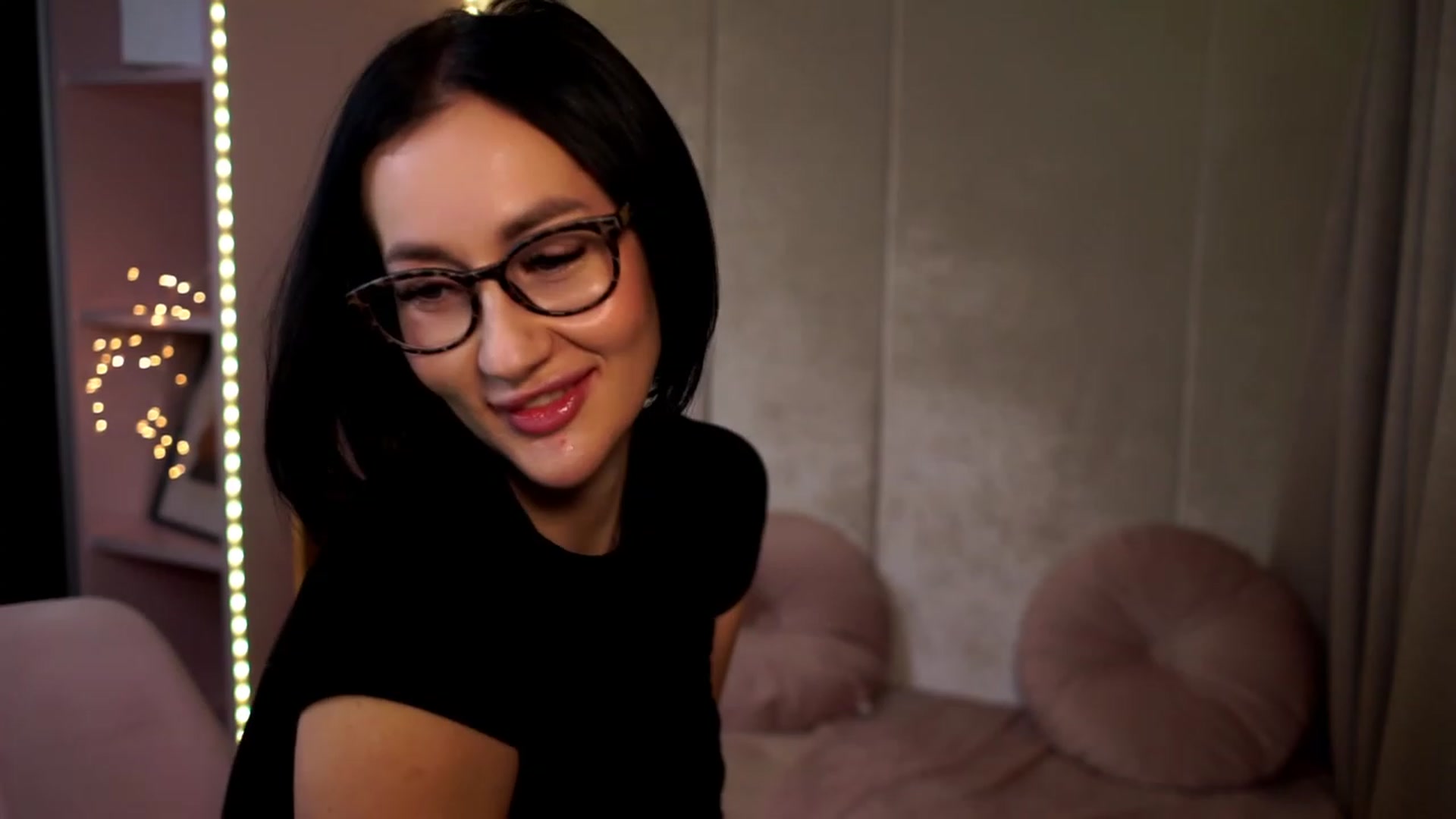 Gallery image thumbnail from Queen_Dasha's myfreecams stream on, 12/21/2023, 20:13 image 12 of 20