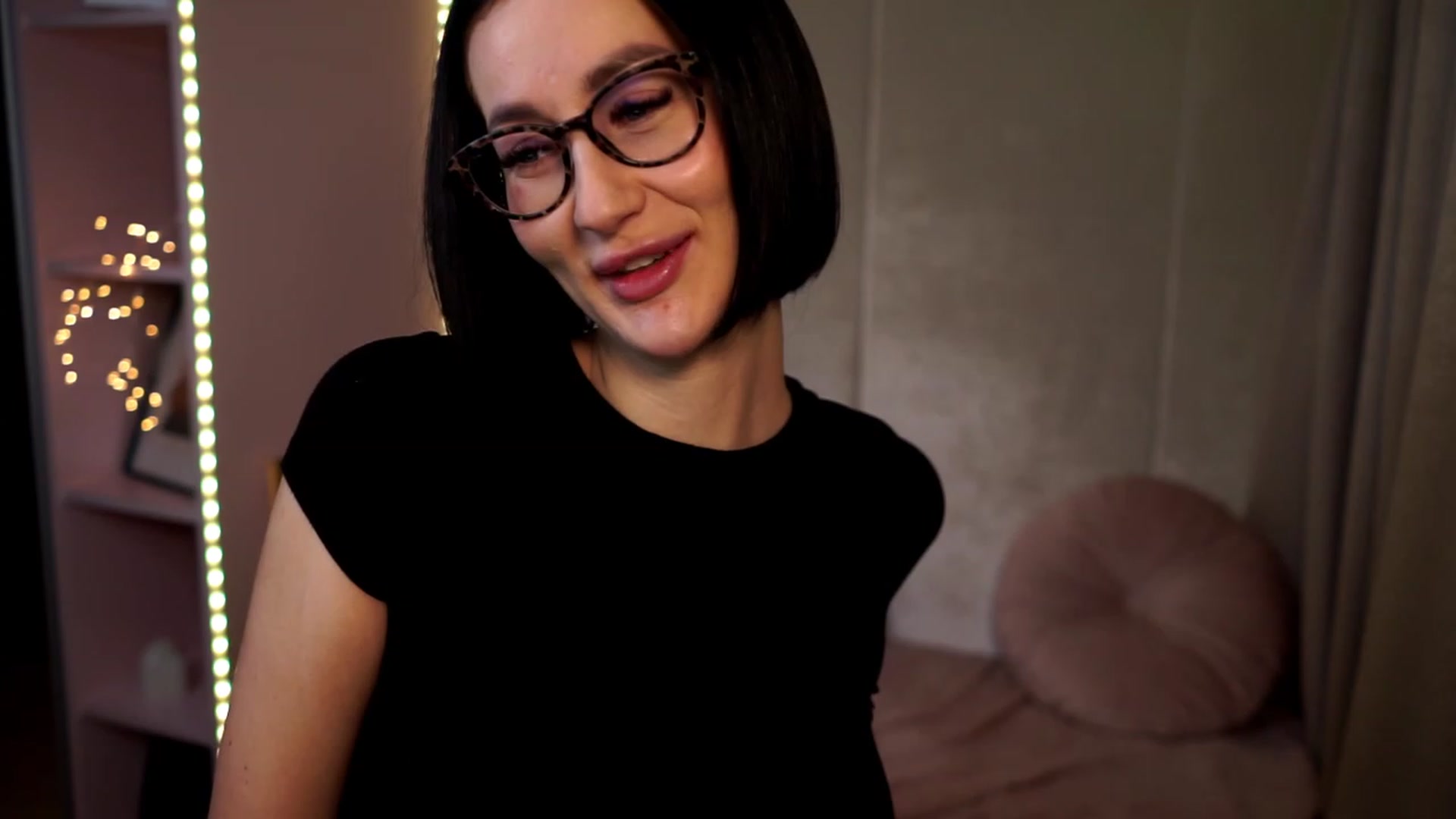 Gallery image thumbnail from Queen_Dasha's myfreecams stream on, 12/21/2023, 20:13 image 7 of 20