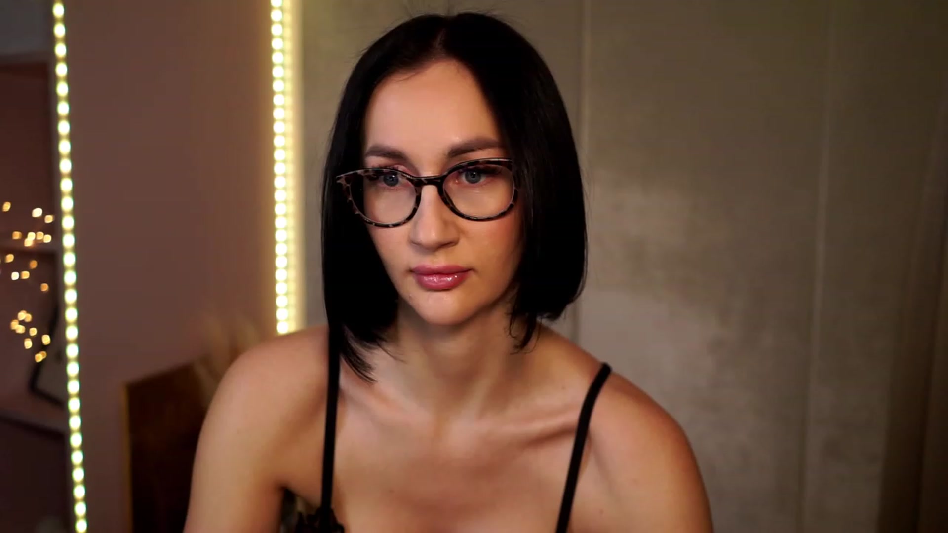 Gallery image thumbnail from Queen_Dasha's myfreecams stream on, 01/15/2024, 19:38 image 1 of 20