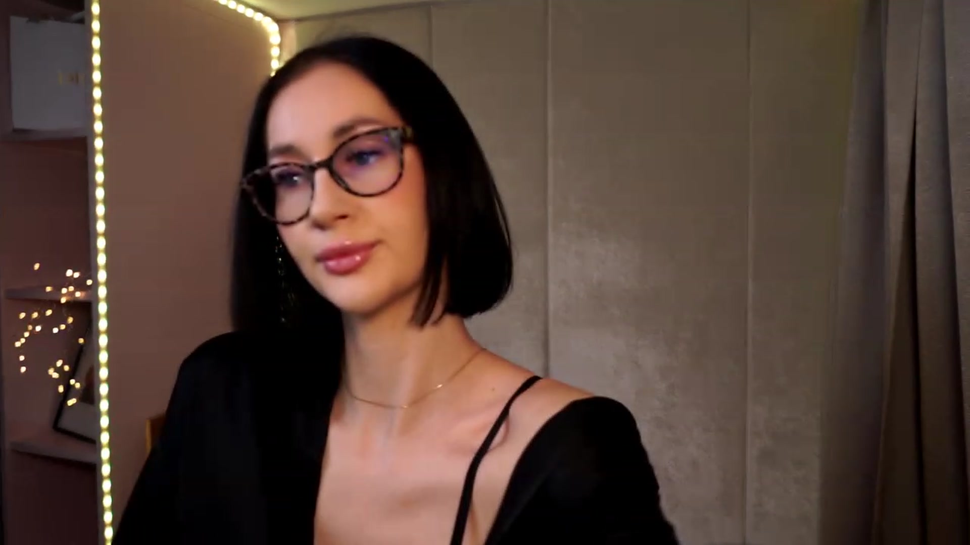 Gallery image thumbnail from Queen_Dasha's myfreecams stream on, 01/29/2024, 18:36 image 17 of 20