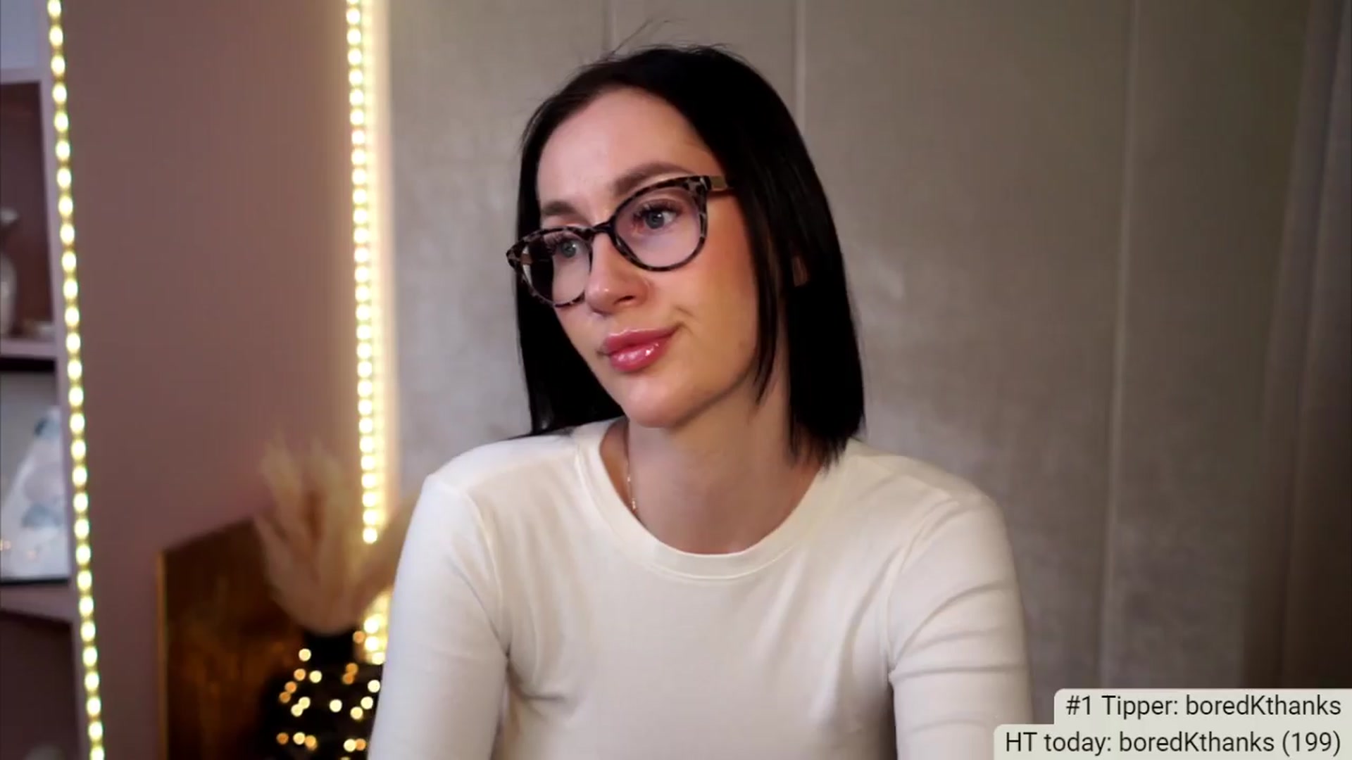 Gallery image thumbnail from Queen_Dasha's myfreecams stream on, 04/10/2024, 18:06 image 11 of 20