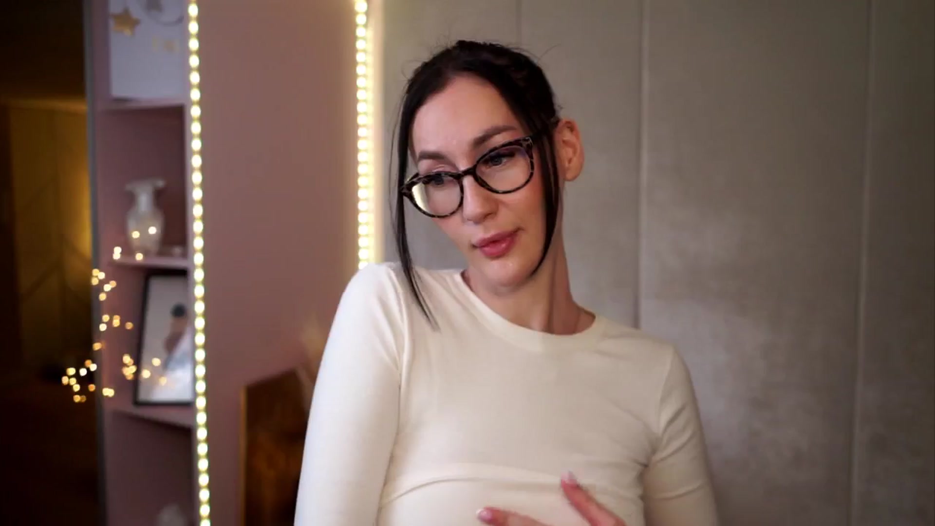 Gallery image thumbnail from Queen_Dasha's myfreecams stream on, 04/16/2024, 17:04 image 11 of 20