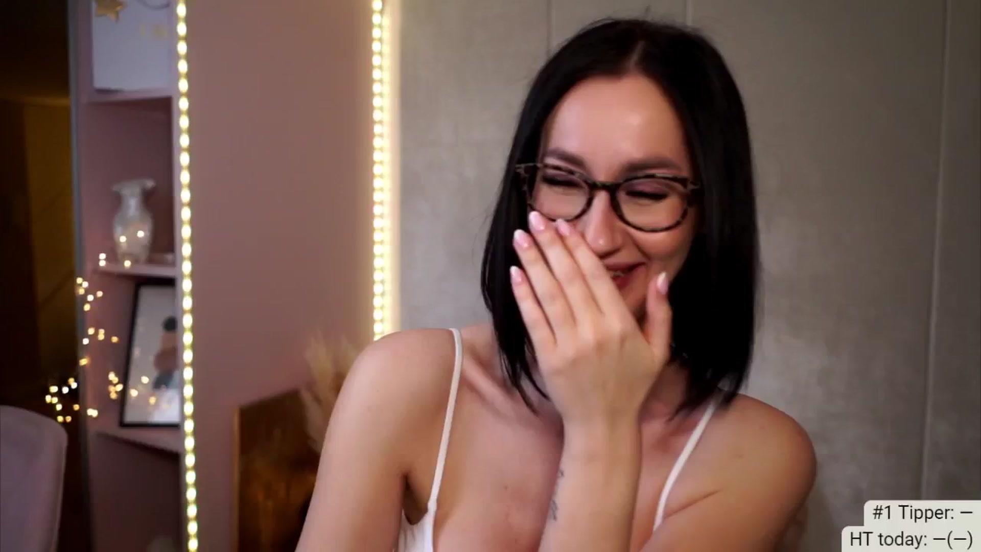 Gallery image thumbnail from Queen_Dasha's myfreecams stream on, 04/17/2024, 16:21 image 6 of 20