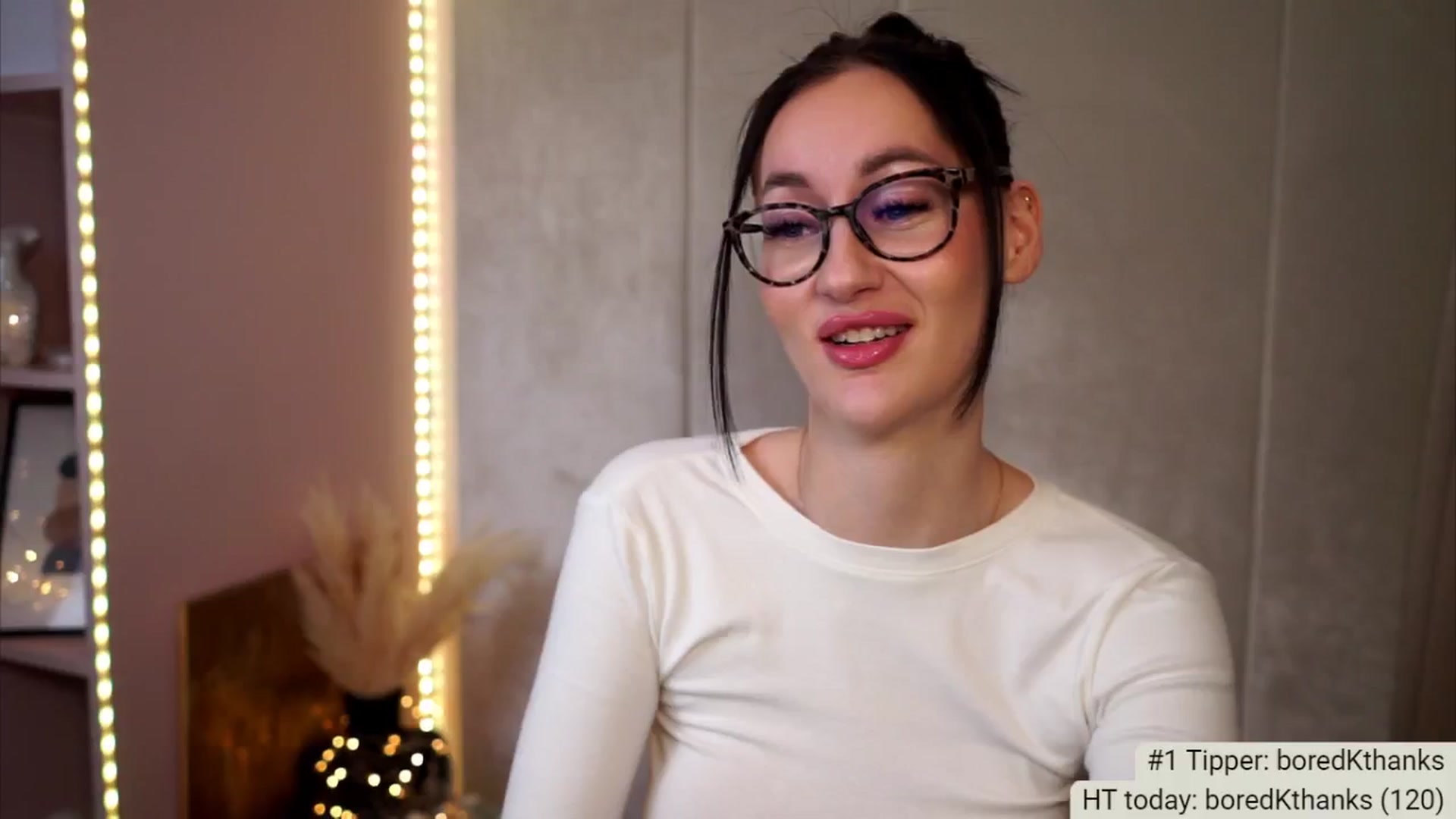 Gallery image thumbnail from Queen_Dasha's myfreecams stream on, 04/22/2024, 19:47 image 16 of 20