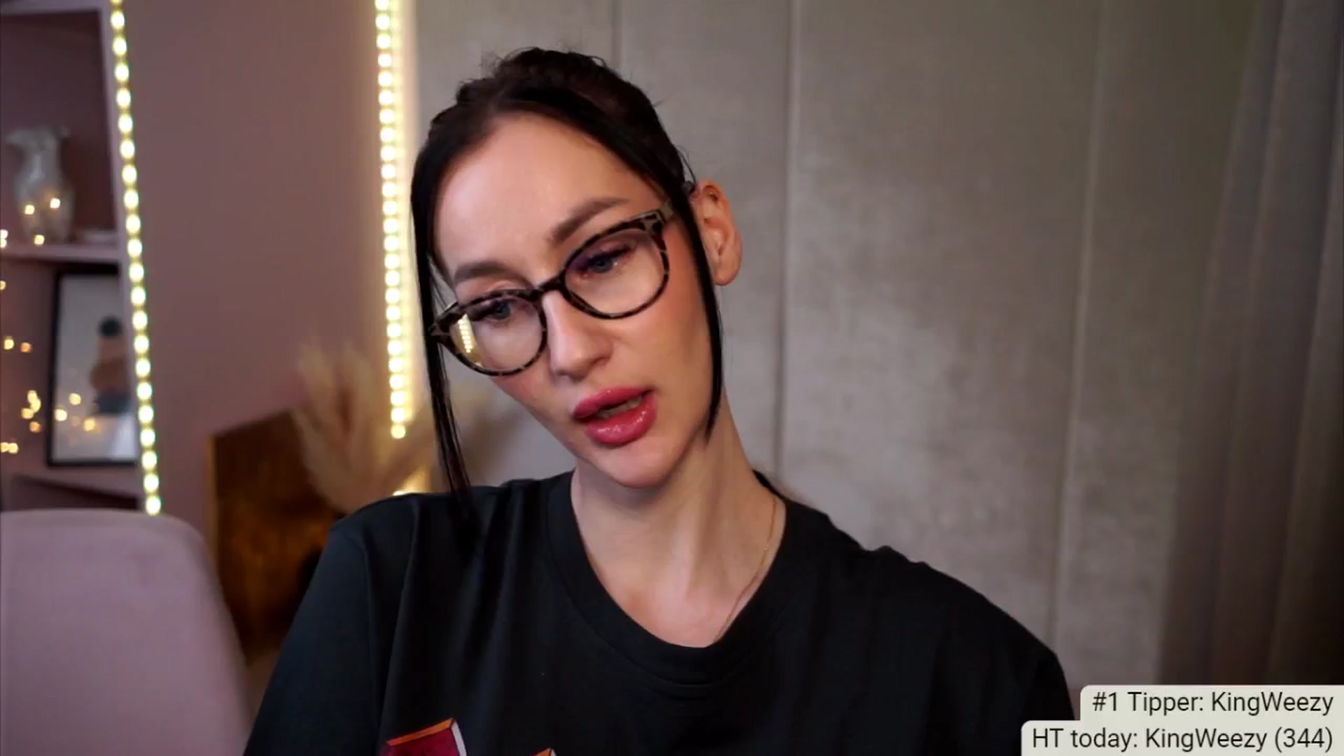 Gallery image thumbnail from Queen_Dasha's myfreecams stream on, 04/26/2024, 18:13 image 3 of 20