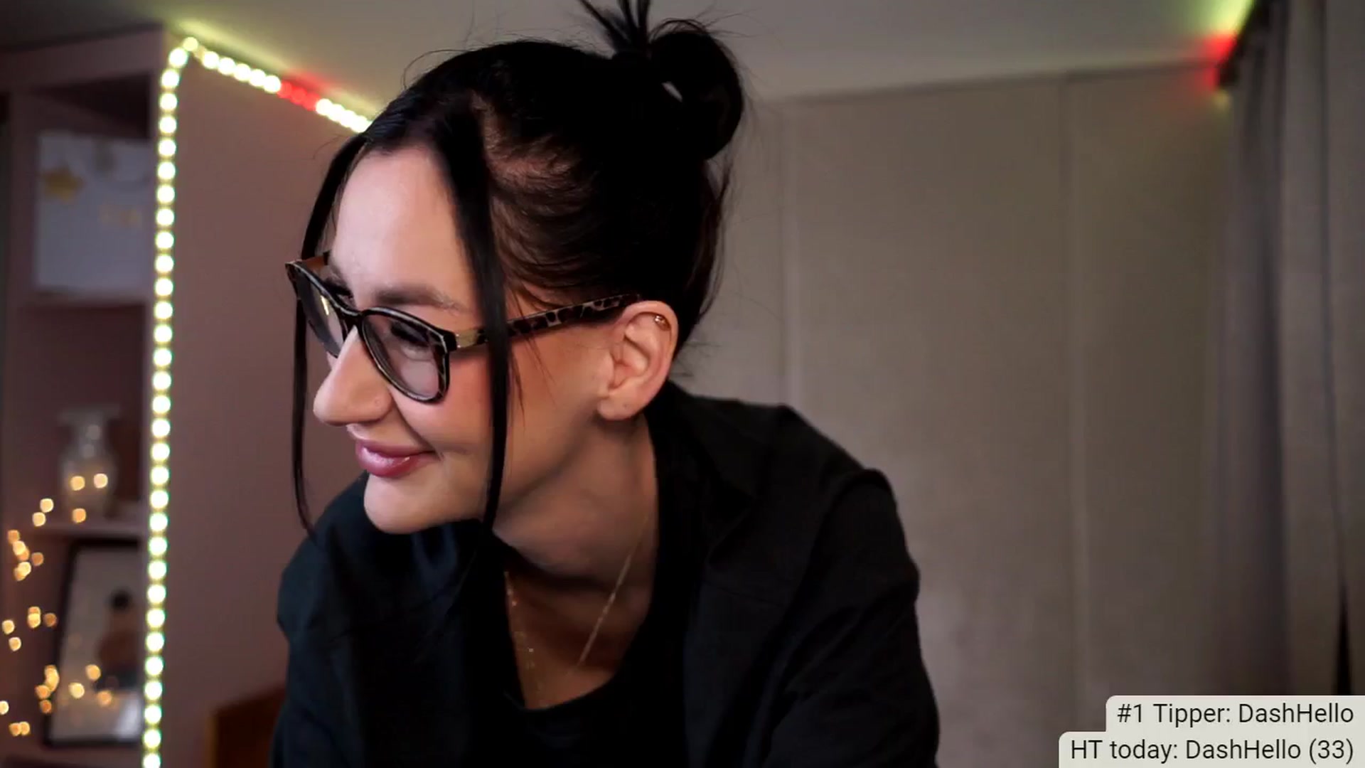 Gallery image thumbnail from Queen_Dasha's myfreecams stream on, 05/03/2024, 16:17 image 19 of 20