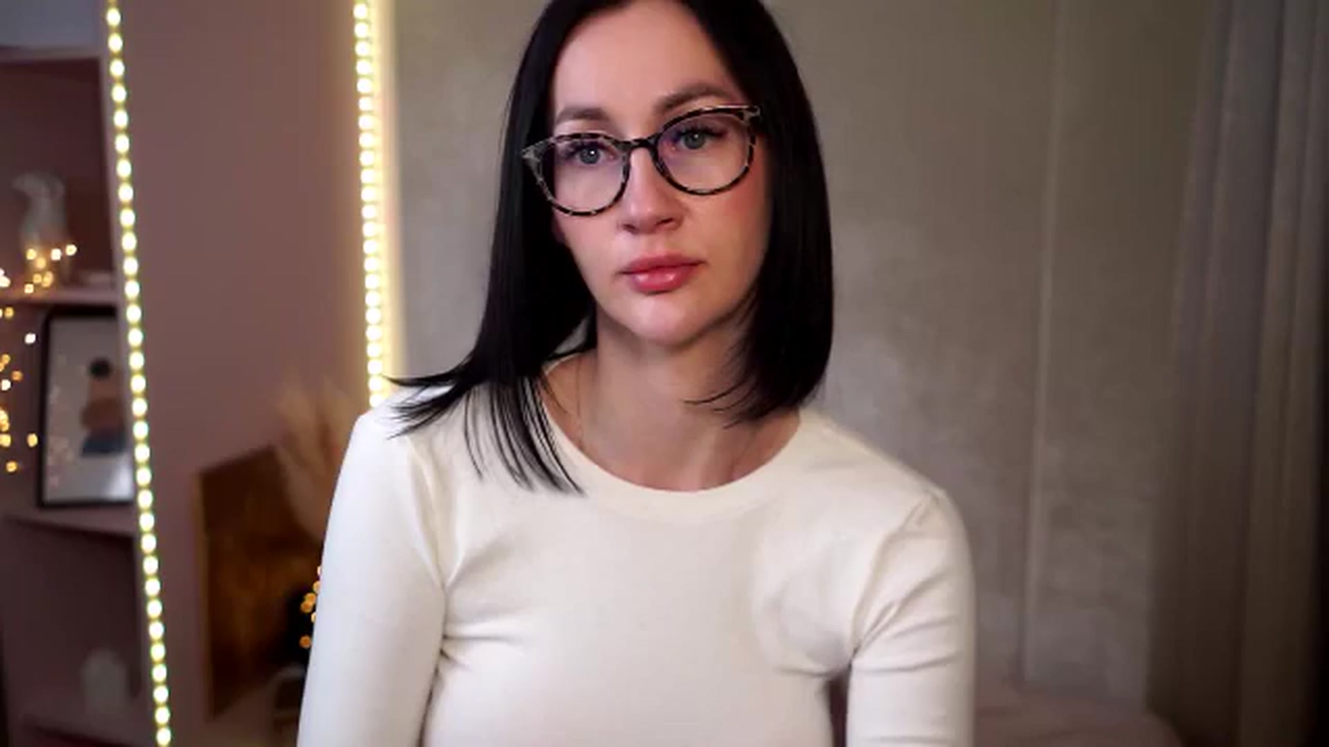 Gallery image thumbnail from Queen_Dasha's myfreecams stream on, 05/13/2024, 20:05 image 6 of 20