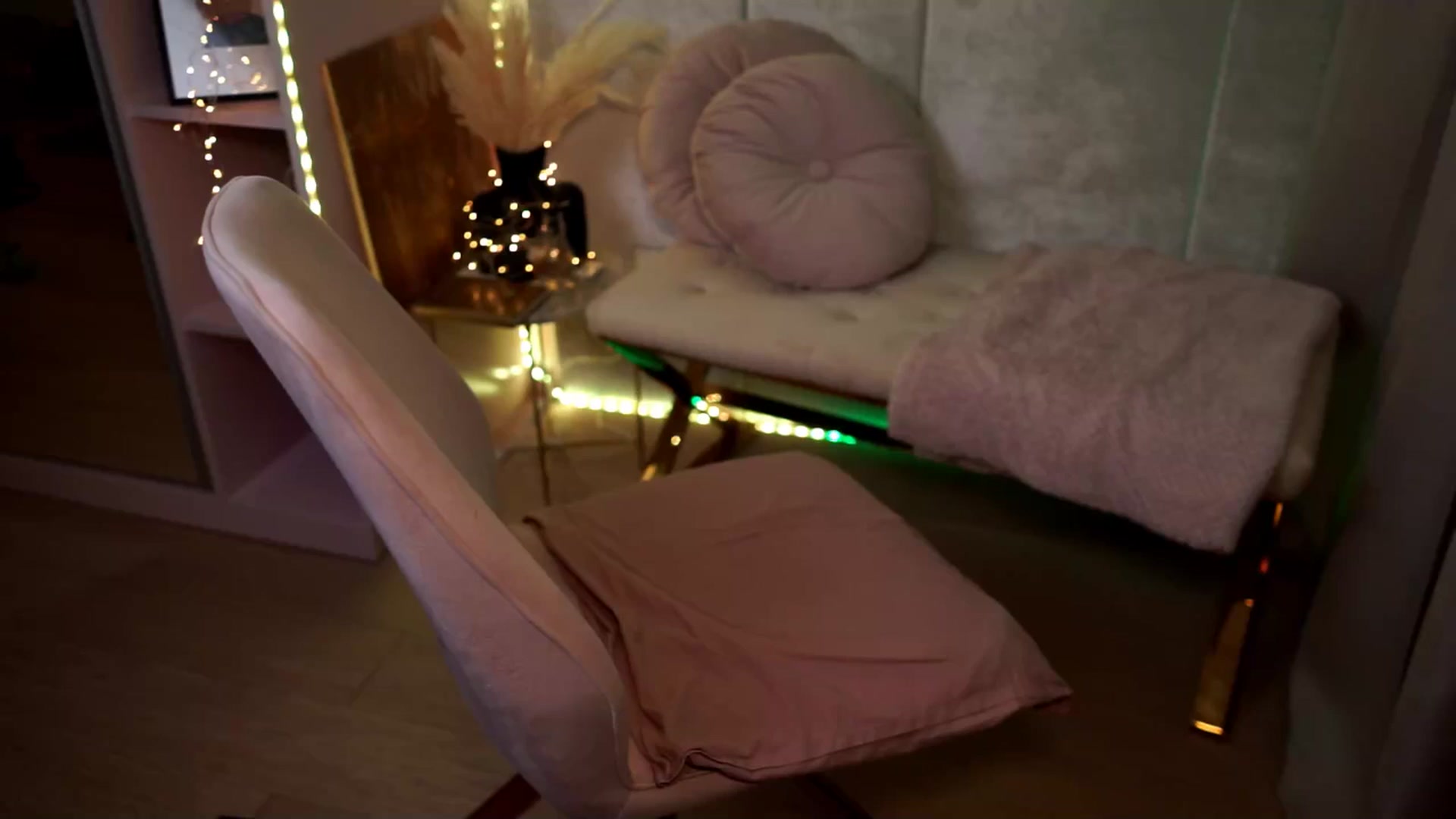 Gallery image thumbnail from Queen_Dasha's myfreecams stream on, 09/12/2024, 20:54 image 13 of 20