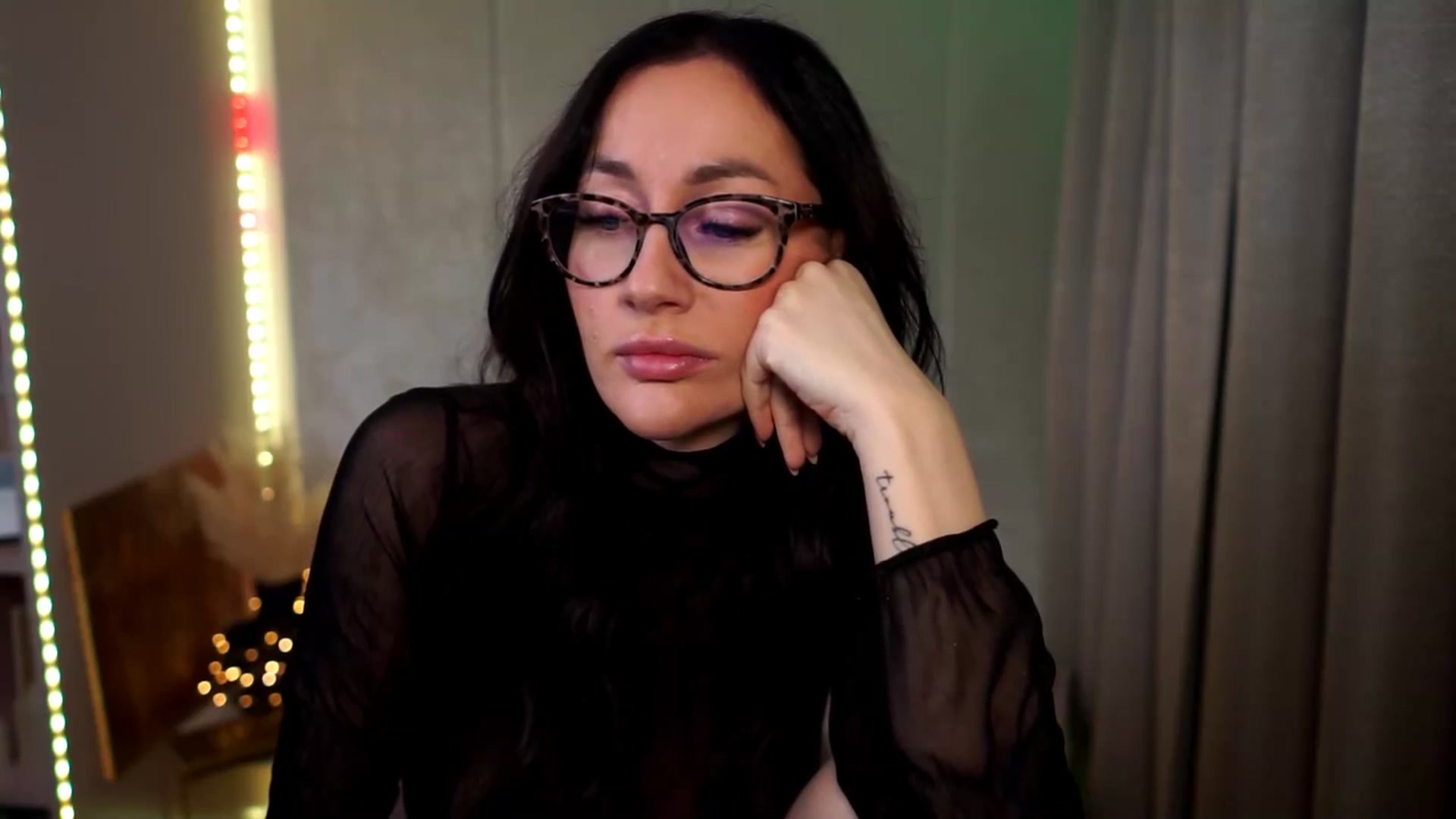 Gallery image thumbnail from Queen_Dasha's myfreecams stream on, 11/21/2024, 22:45 image 20 of 20