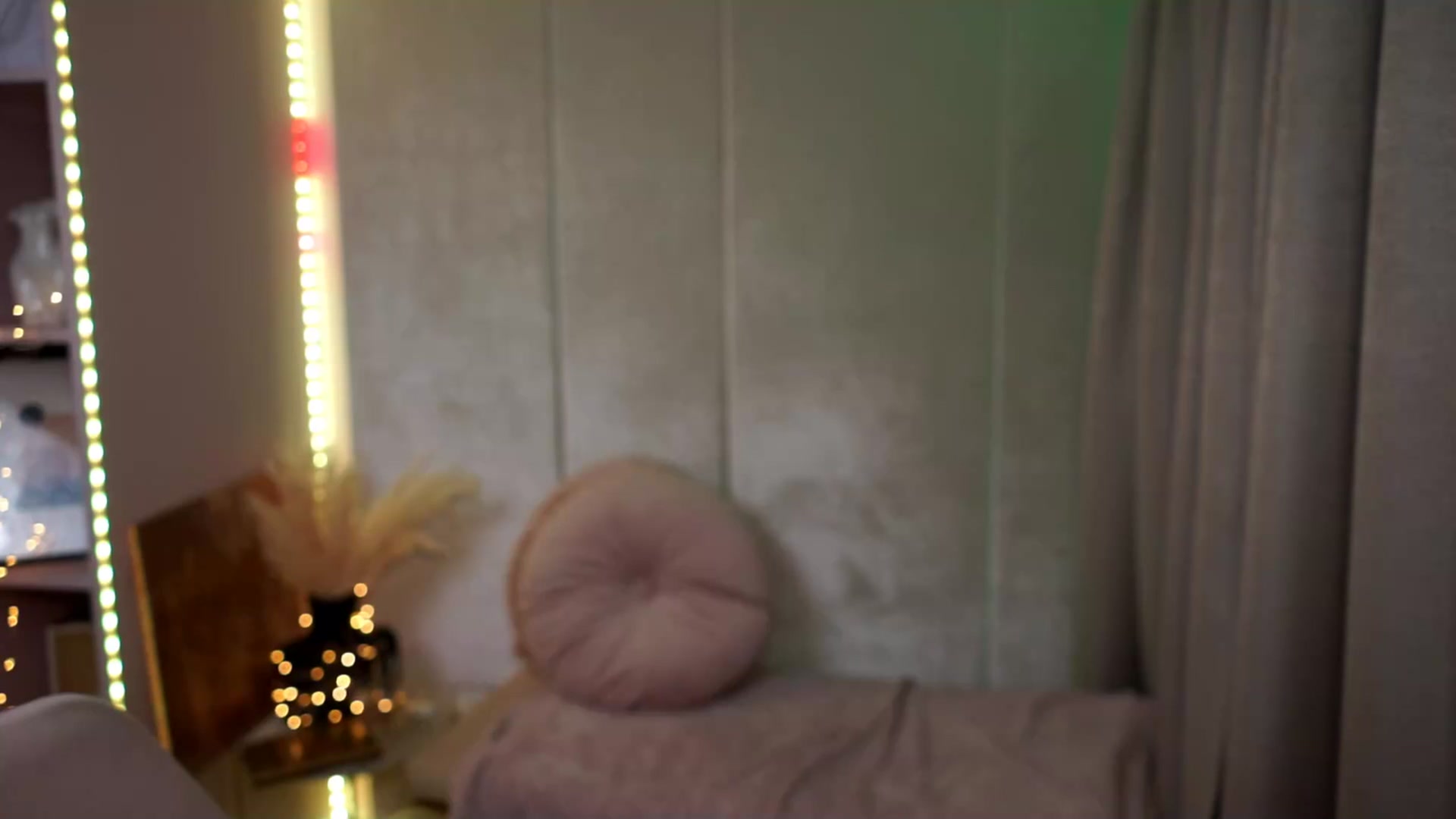 Gallery image thumbnail from Queen_Dasha's myfreecams stream on, 12/06/2024, 21:45 image 13 of 20