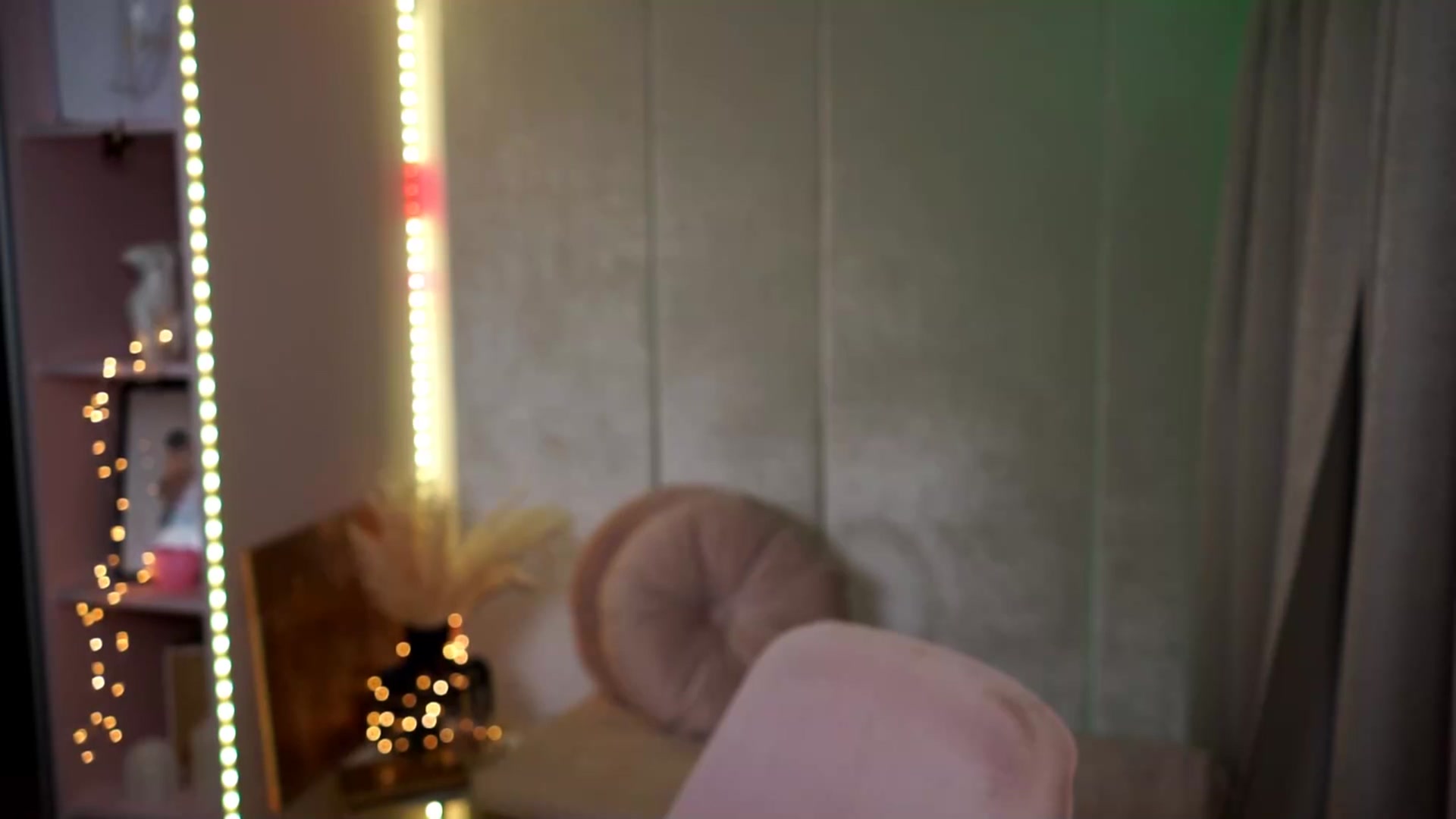 Gallery image thumbnail from Queen_Dasha's myfreecams stream on, 12/14/2024, 16:06 image 18 of 20