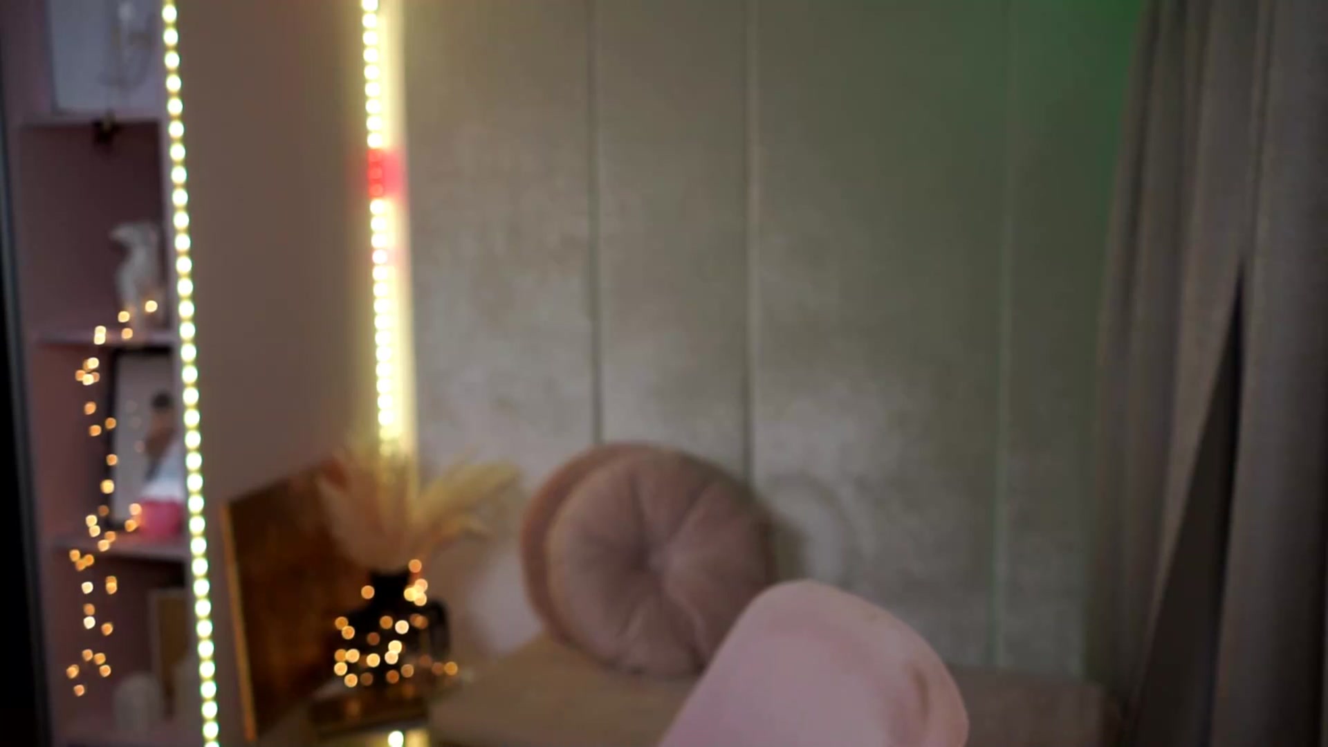 Gallery image thumbnail from Queen_Dasha's myfreecams stream on, 12/14/2024, 16:06 image 15 of 20