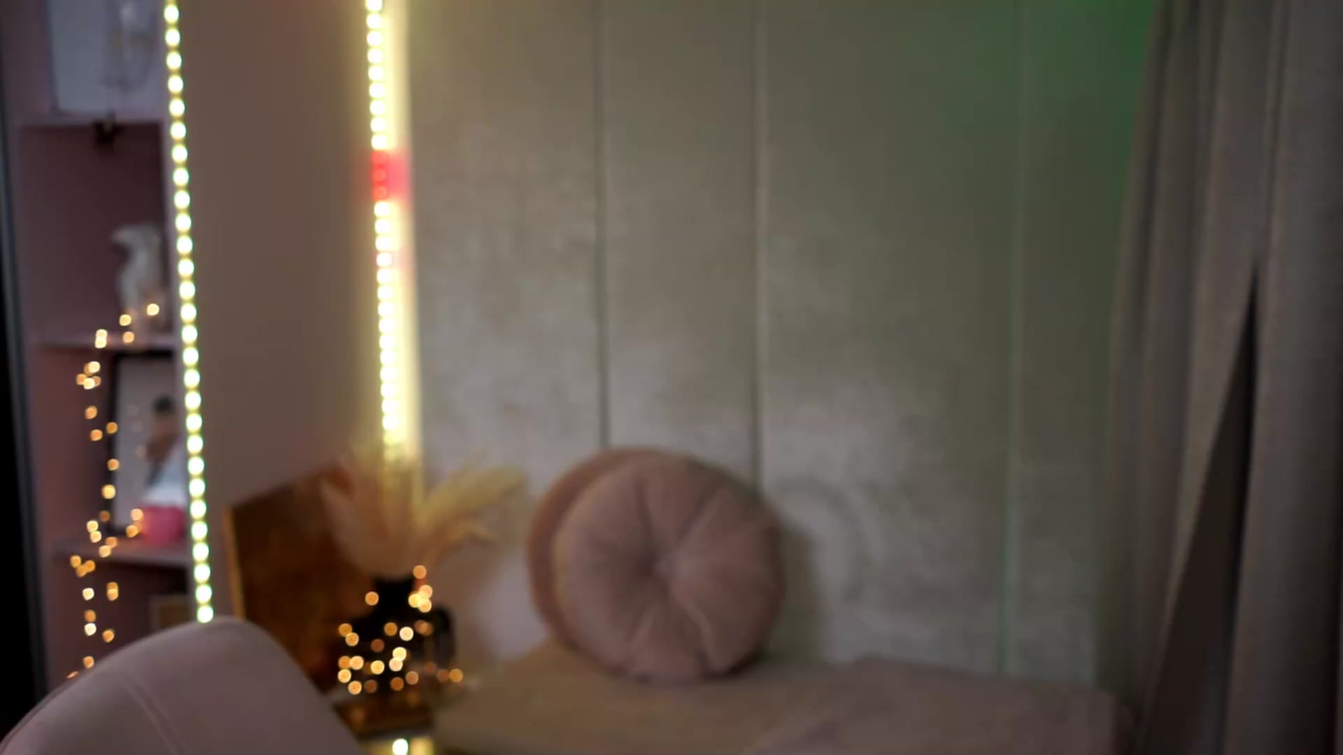 Gallery image thumbnail from Queen_Dasha's myfreecams stream on, 12/14/2024, 16:06 image 16 of 20