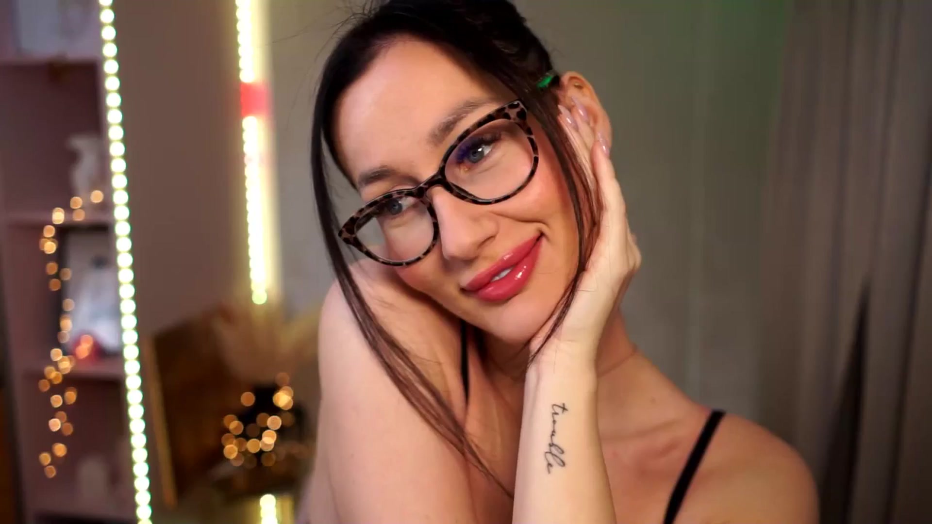 Gallery image thumbnail from Queen_Dasha's myfreecams stream on, 01/02/2025, 22:09 image 4 of 20