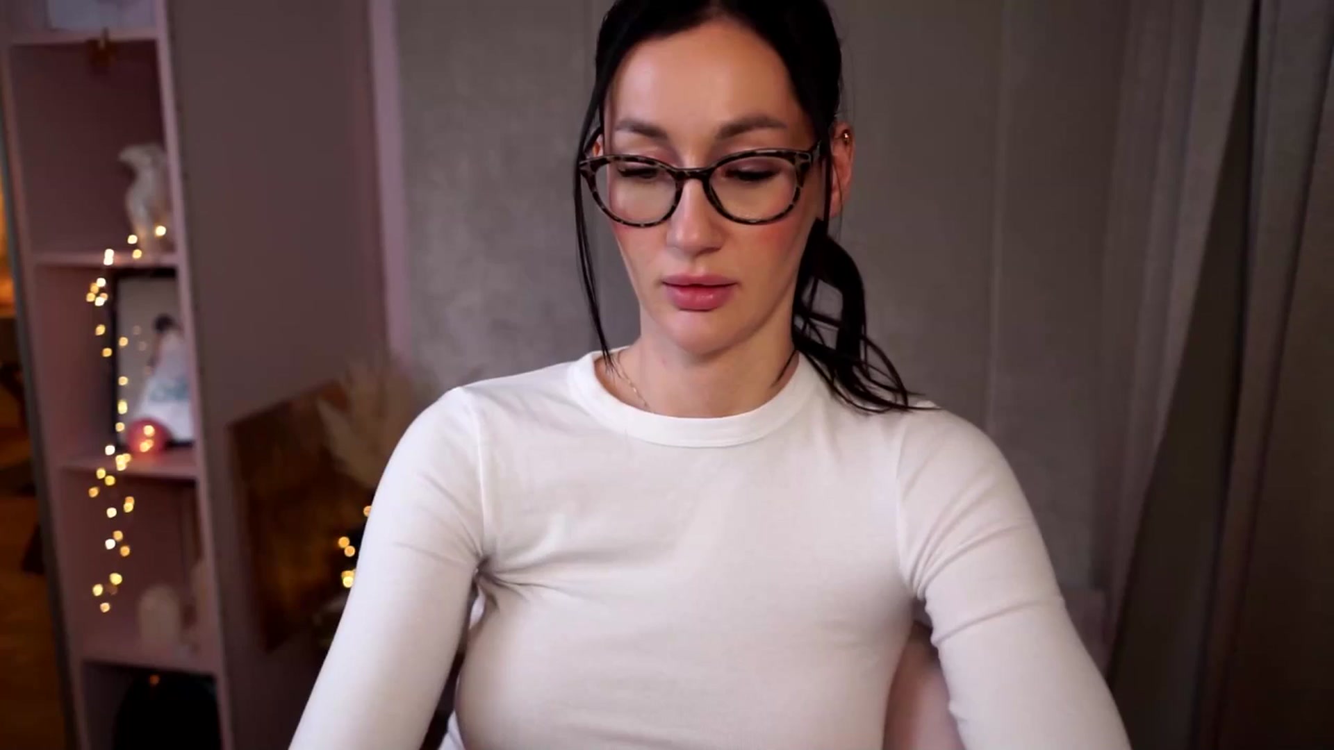 Gallery image thumbnail from Queen_Dasha's myfreecams stream on, 01/18/2025, 23:31 image 10 of 20