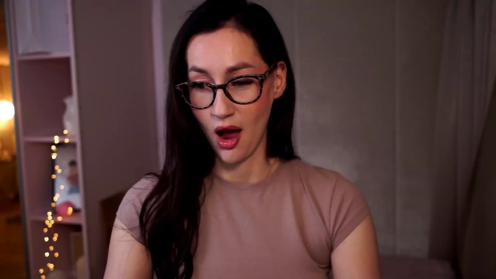 Gallery image thumbnail from Queen_Dasha's myfreecams stream on, 05/17/2025, 19:06 image 16 of 20