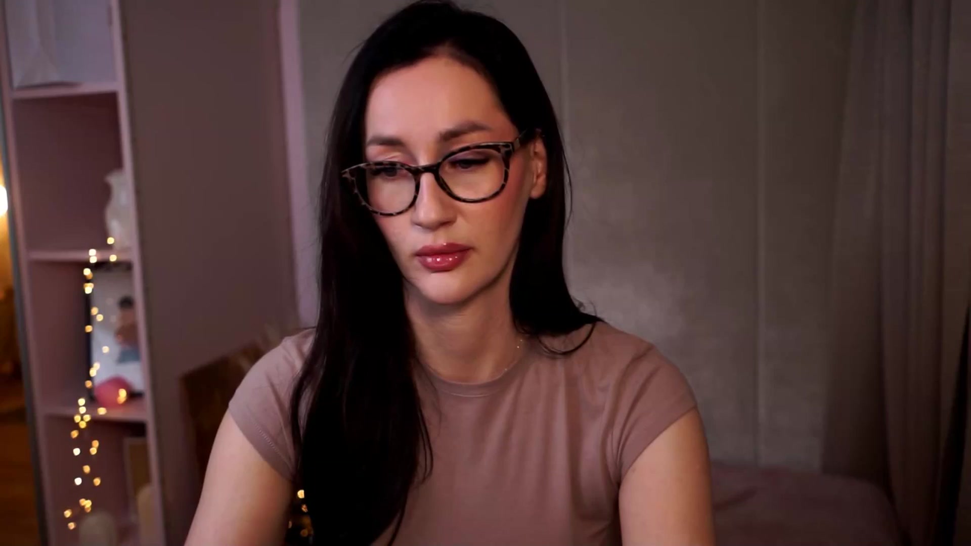Gallery image thumbnail from Queen_Dasha's myfreecams stream on, 05/17/2025, 22:33 image 1 of 20