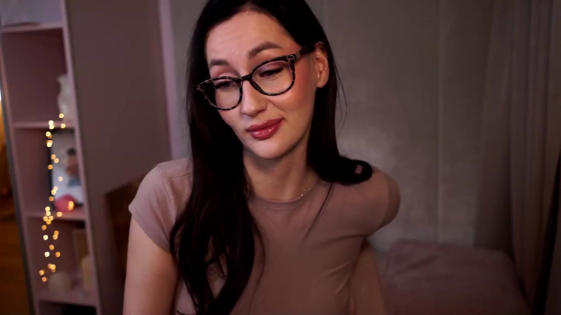 Gallery image thumbnail from Queen_Dasha's myfreecams stream on, 05/17/2025, 22:33 image 5 of 20