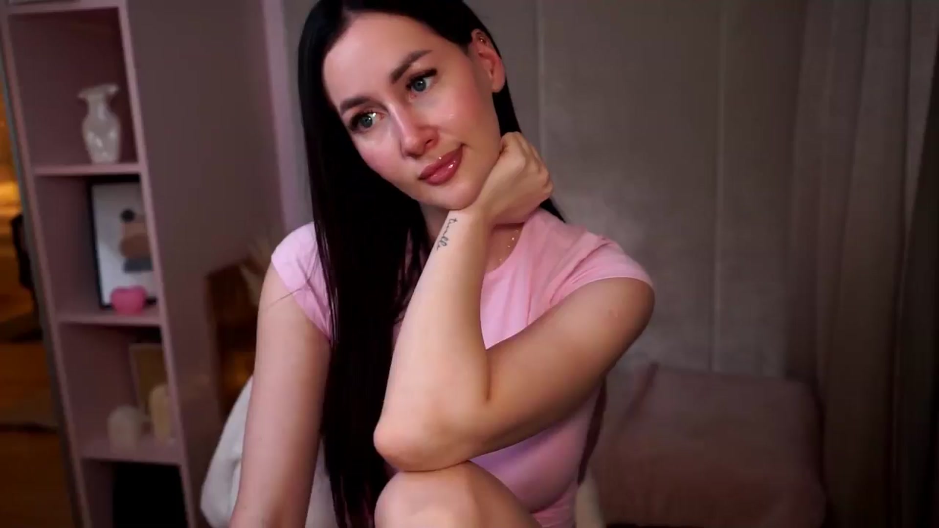 Gallery image thumbnail from Queen_Dasha's myfreecams stream on, 07/18/2025, 20:13 image 13 of 20
