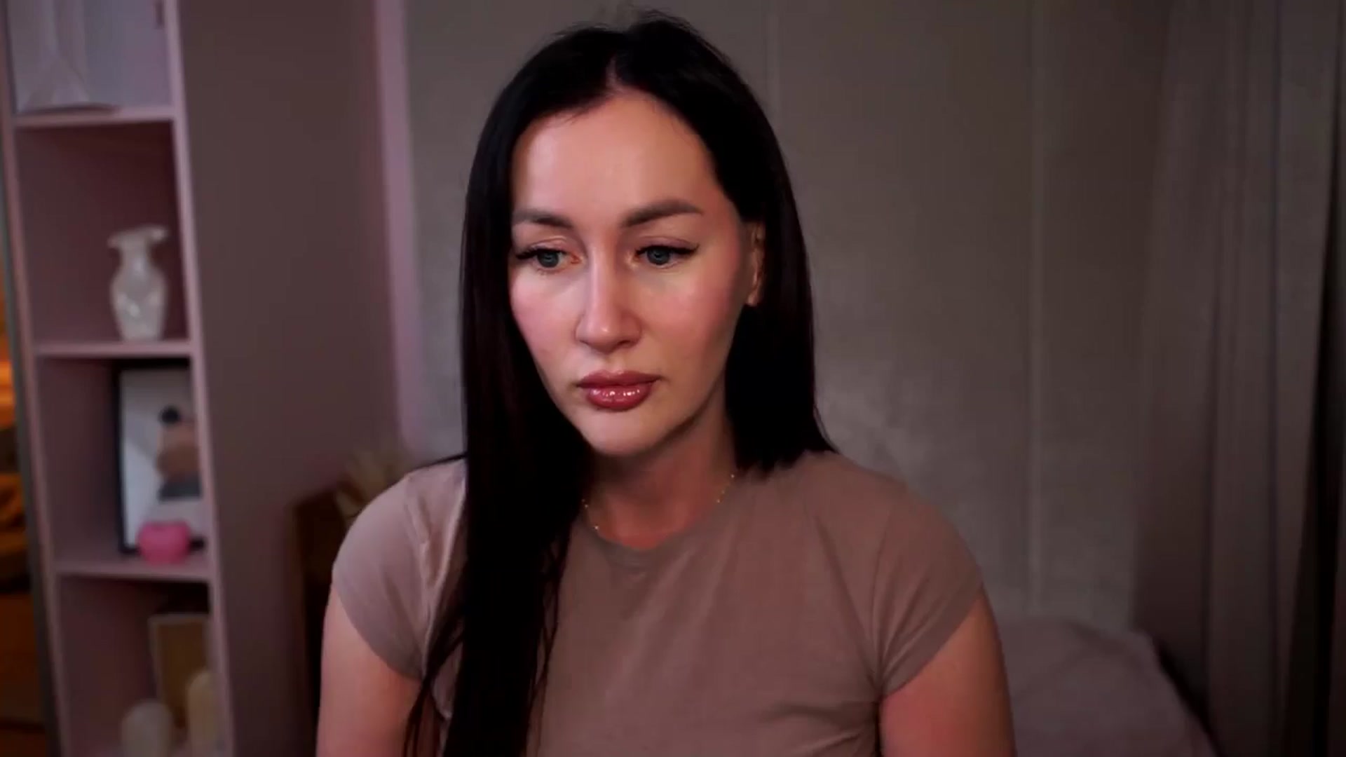 Gallery image thumbnail from Queen_Dasha's myfreecams stream on, 08/07/2025, 17:38 image 16 of 20