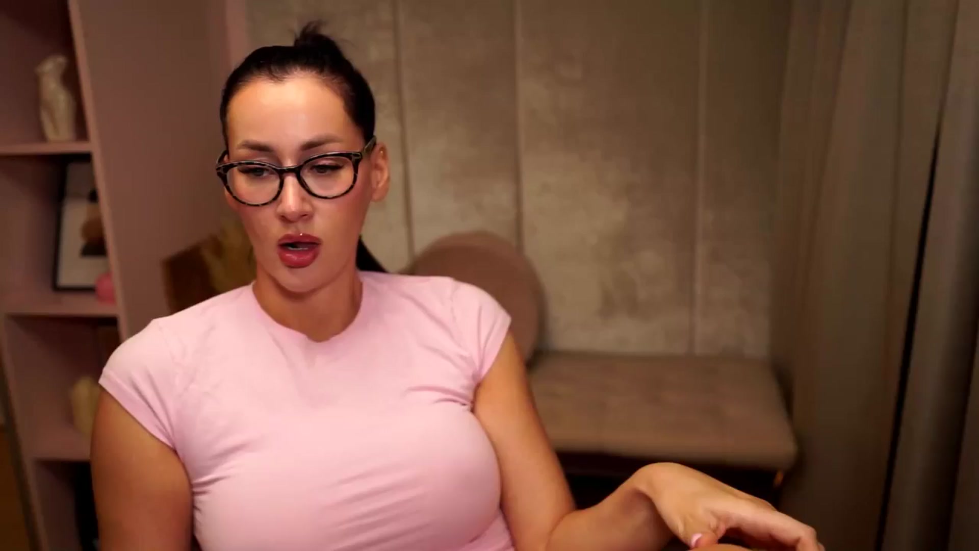 Gallery image thumbnail from Queen_Dasha's myfreecams stream on, 10/12/2025, 19:12 image 9 of 20