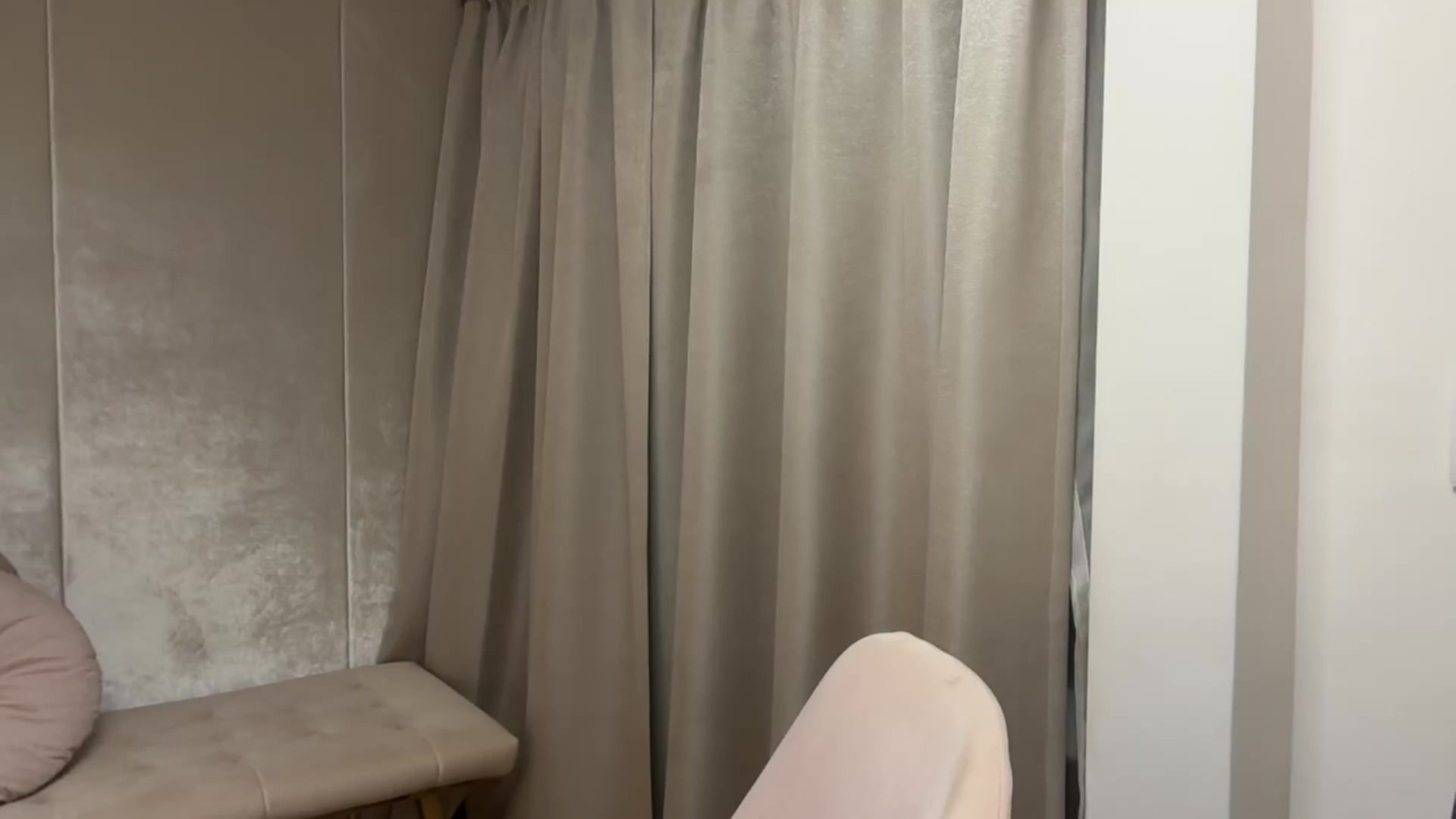 Gallery image thumbnail from Queen_Dasha's myfreecams stream on, 12/21/2025, 11:22 image 10 of 20