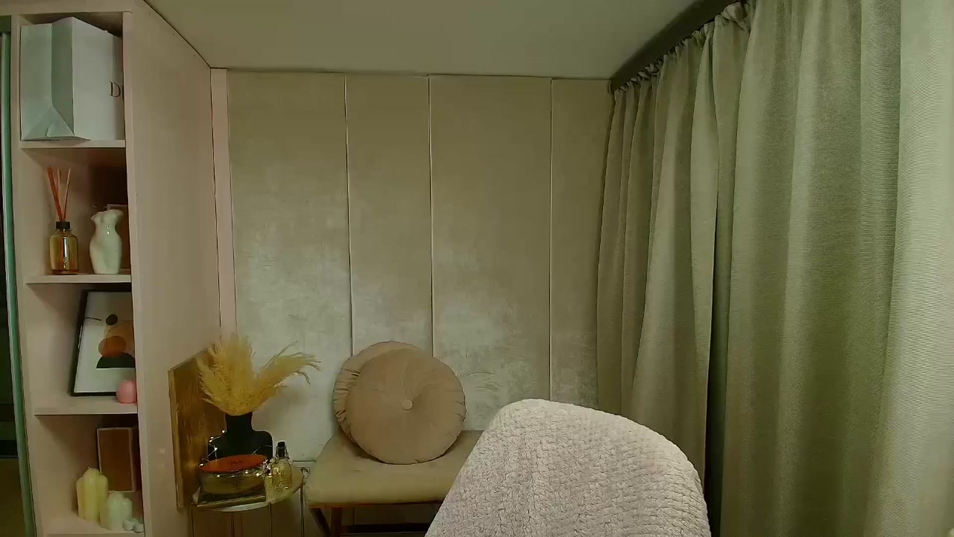 Gallery image thumbnail from Queen_Dasha's myfreecams stream on, 01/02/2026, 20:21 image 7 of 20