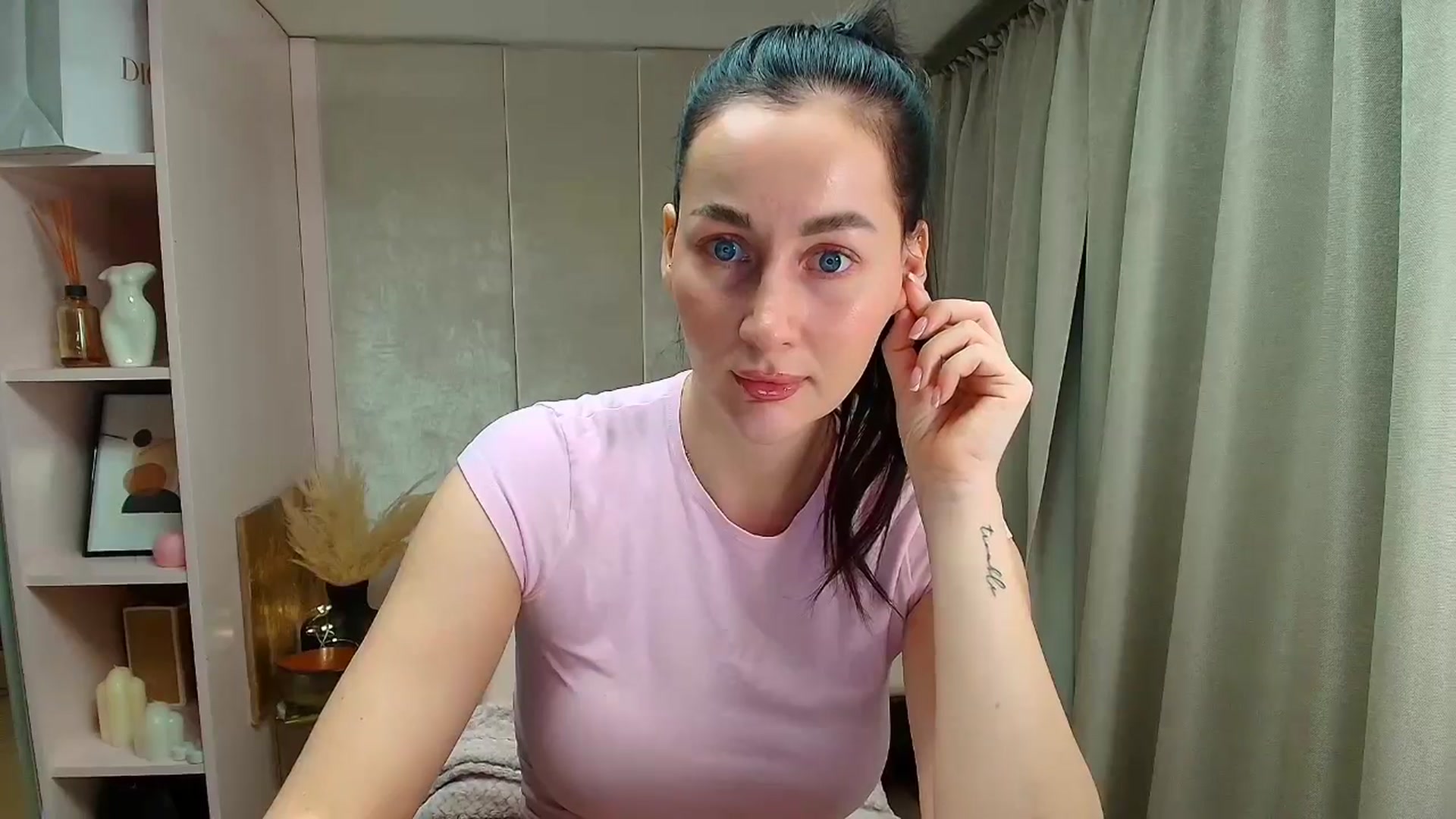 Gallery image thumbnail from Queen_Dasha's myfreecams stream on, 03/14/2026, 22:48 image 17 of 20